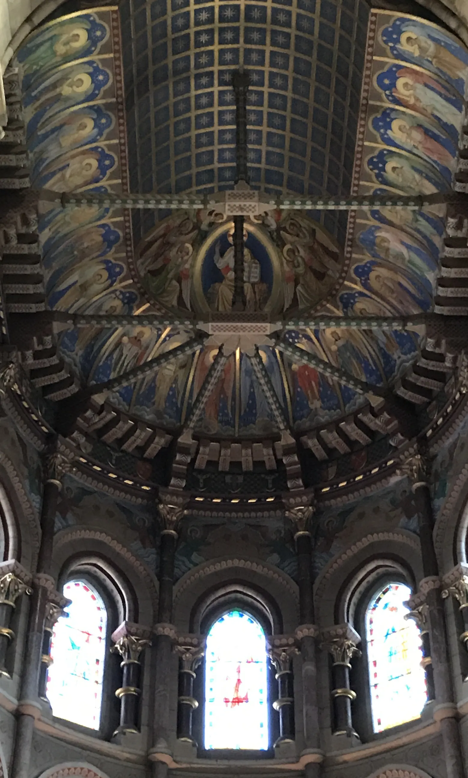 Photo showing: Apse and ceiling