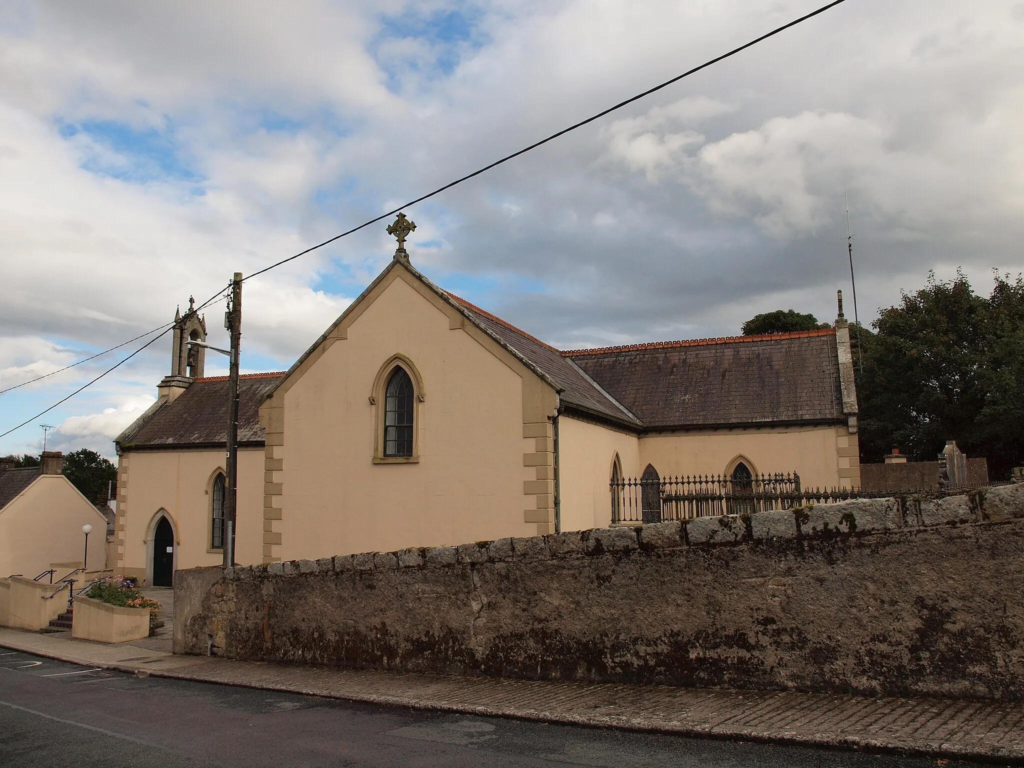 Photo showing: Sts Peter and Paul's Church, Ballon