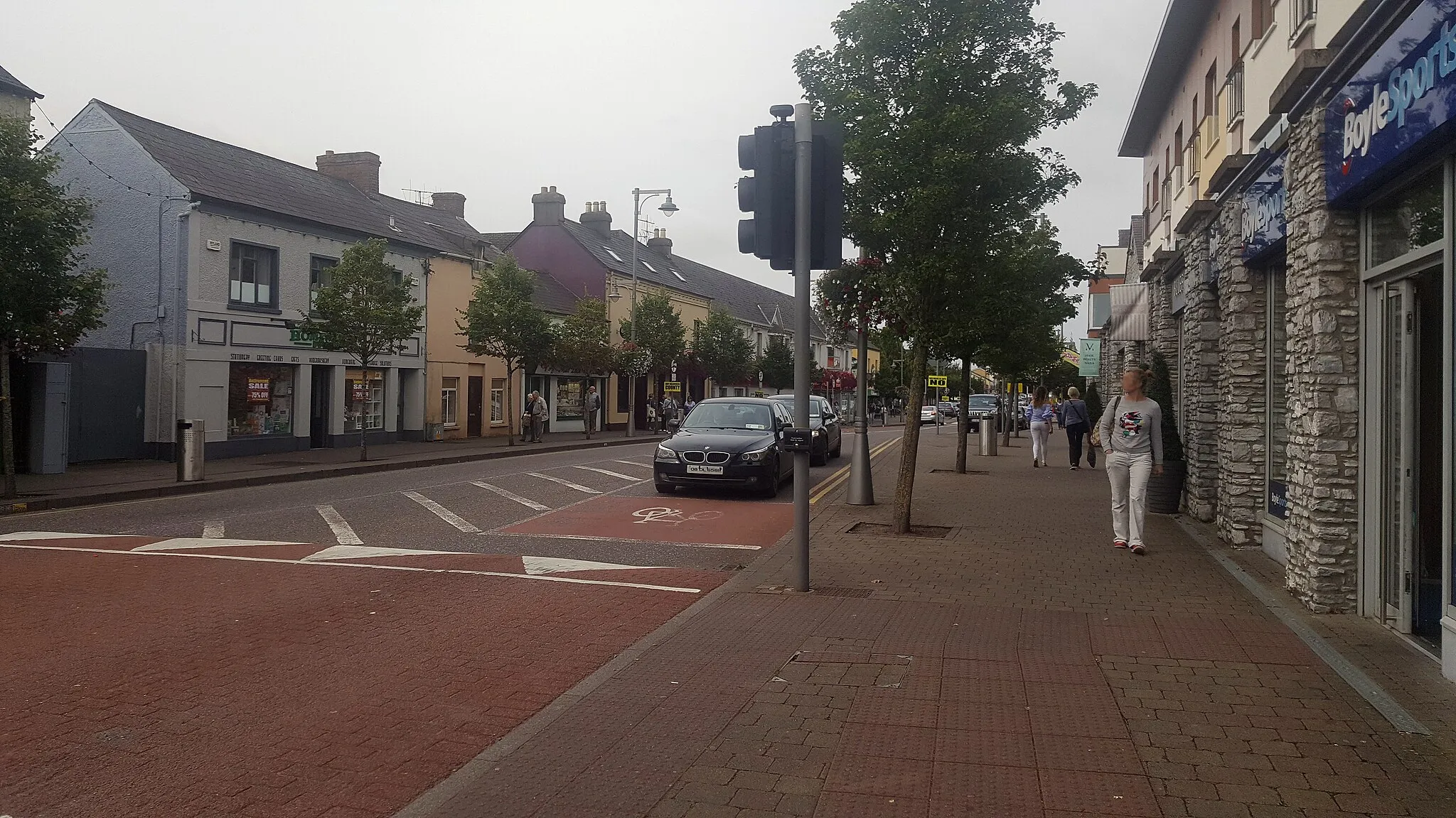 Photo showing: Main St Ballincollig looking West.