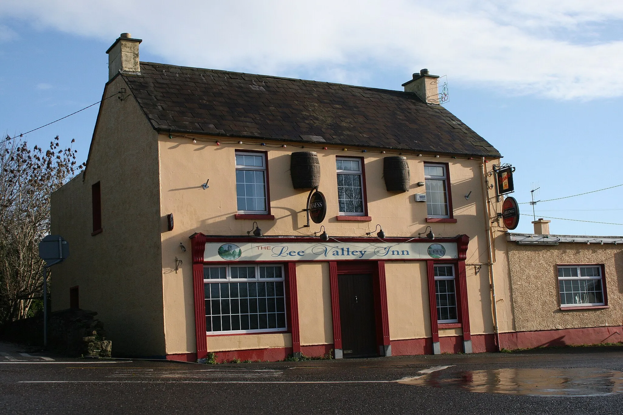Photo showing: Pub in Dripsey, County Cork.