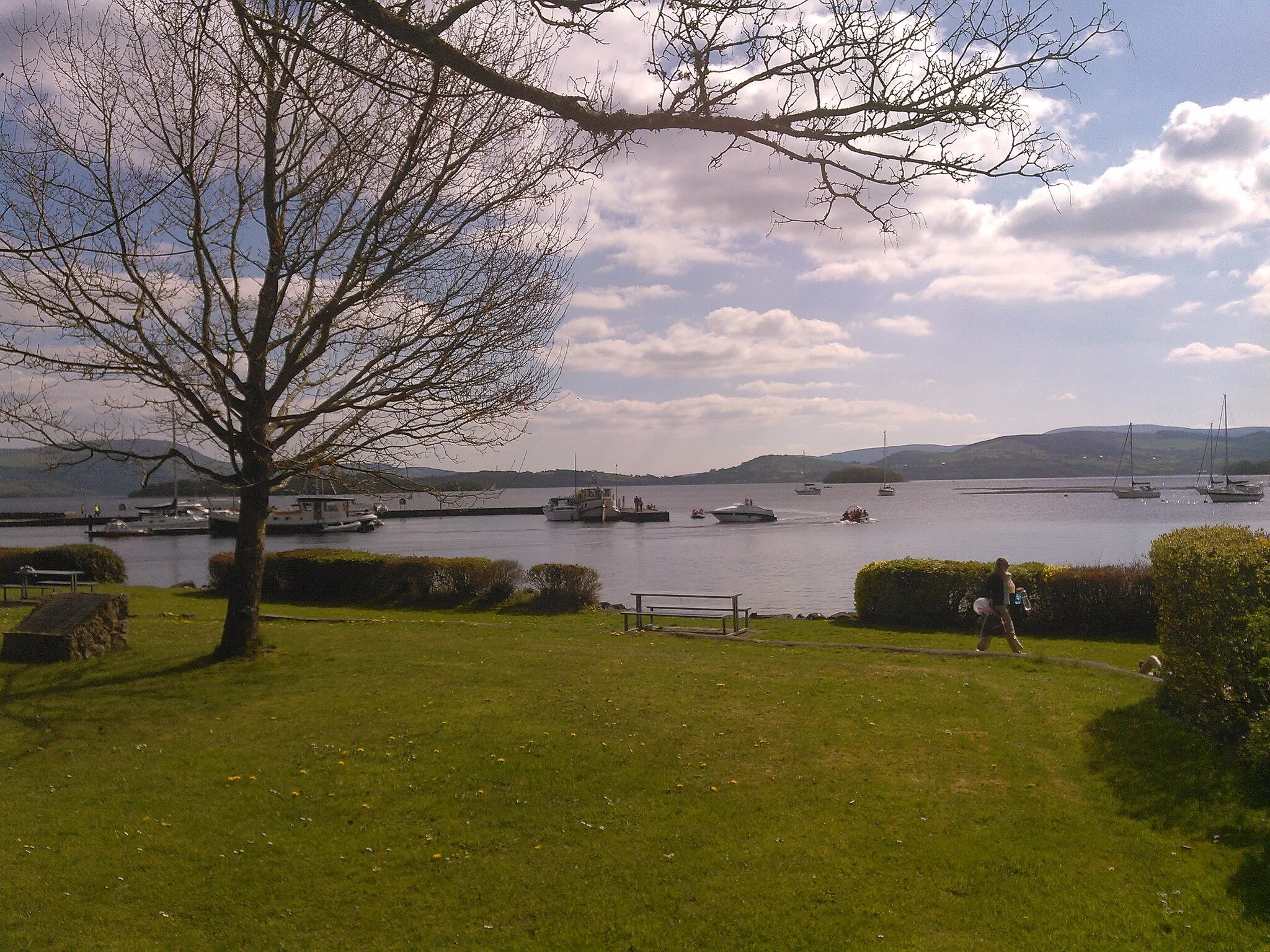 Photo showing: Mountshannon harbour on a grand soft day