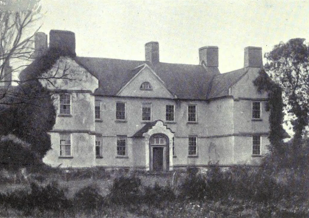 Photo showing: Crotta House, Crotta, Kilflynn, Co.Kerry, Ireland in 1902. Built by Captain Henry Ponsonby in 1669. Childhood home of 1st Earl Kitchener.