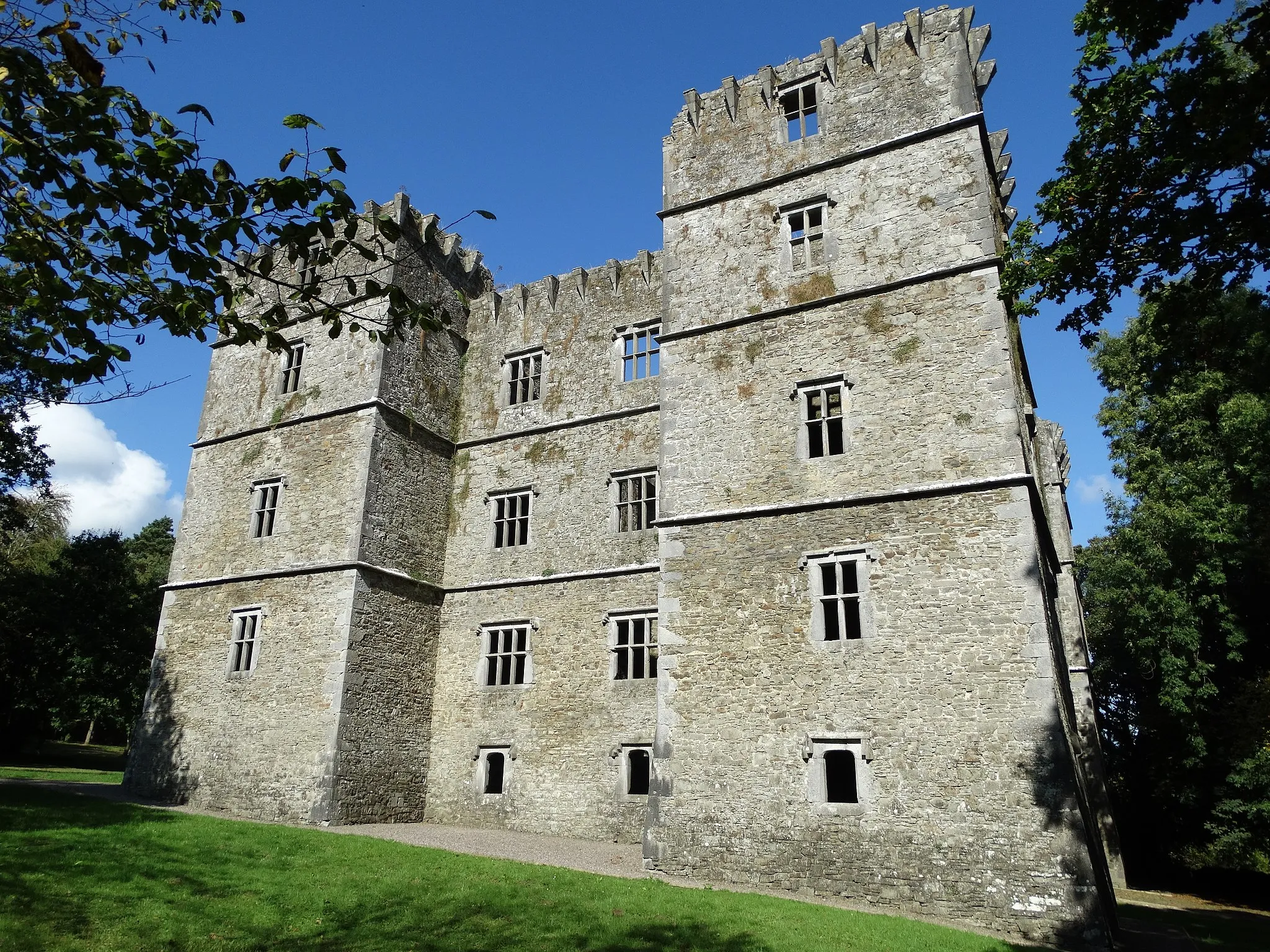 Photo showing: Kanturk Castle