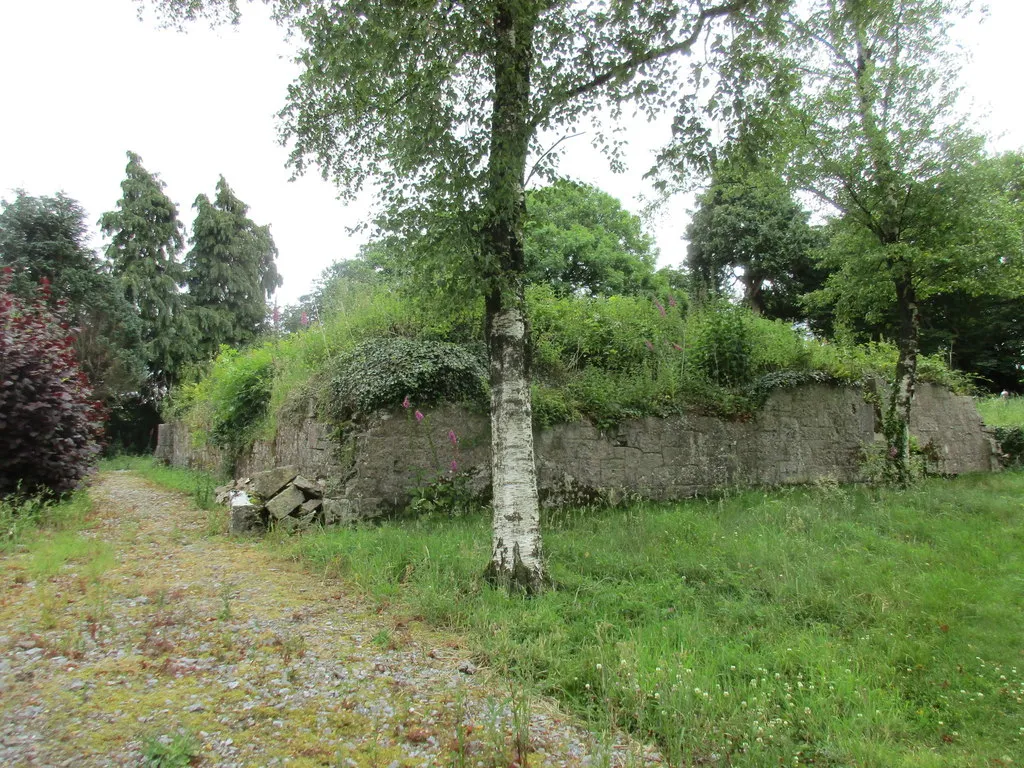 Photo showing: Remains of the church at Inniskenny