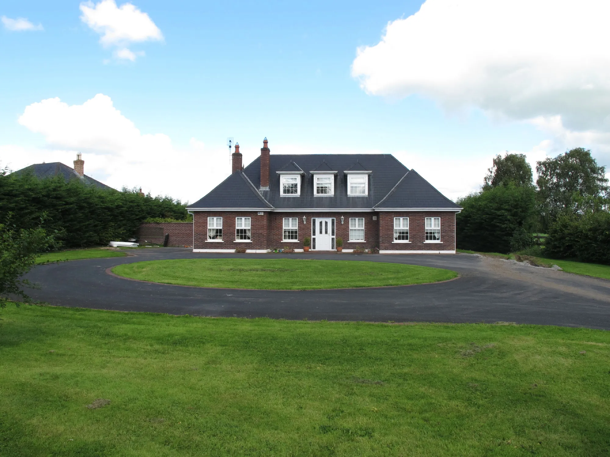 Photo showing: House on Mountshannon Road