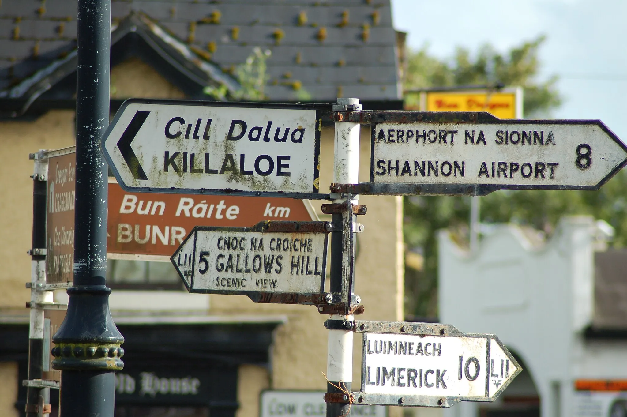 Photo showing: Sixmilebridge.