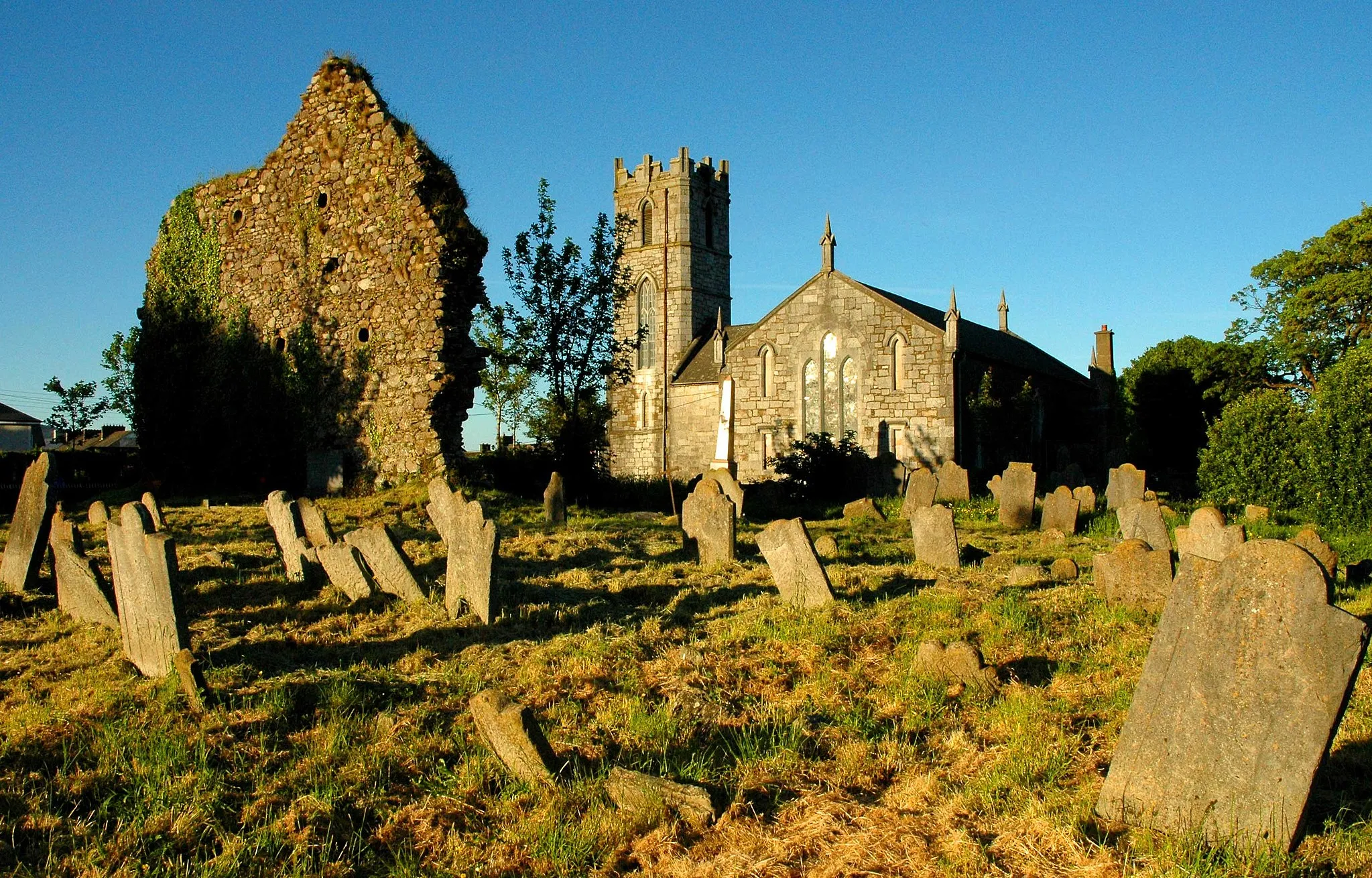 Photo showing: The old cemetery in Dungarvan