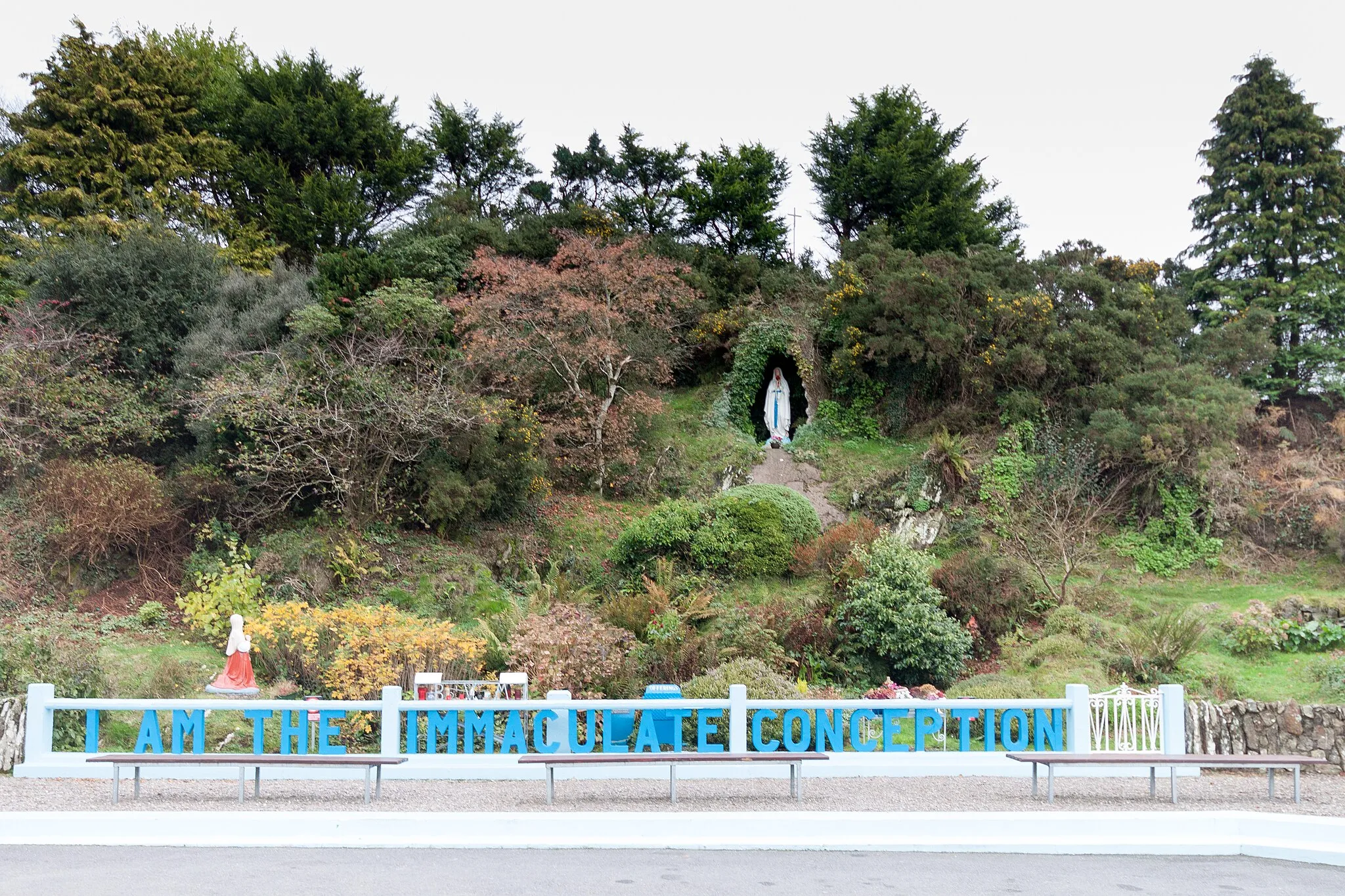 Photo showing: Blessed Virgin Mary of Ballinspittle Moving Statue