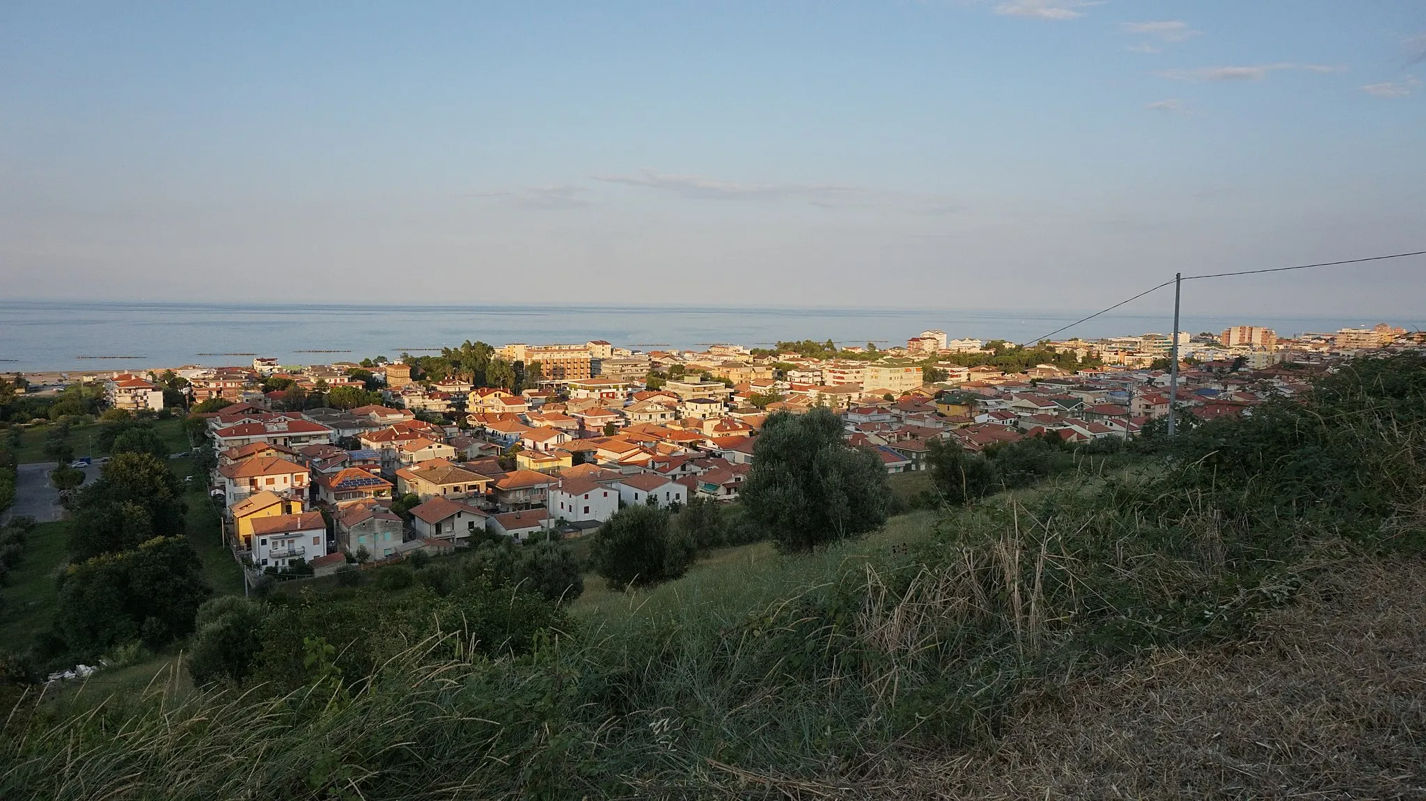 Photo showing: Picture of Roseto degli Abruzzo taken in the evening.
