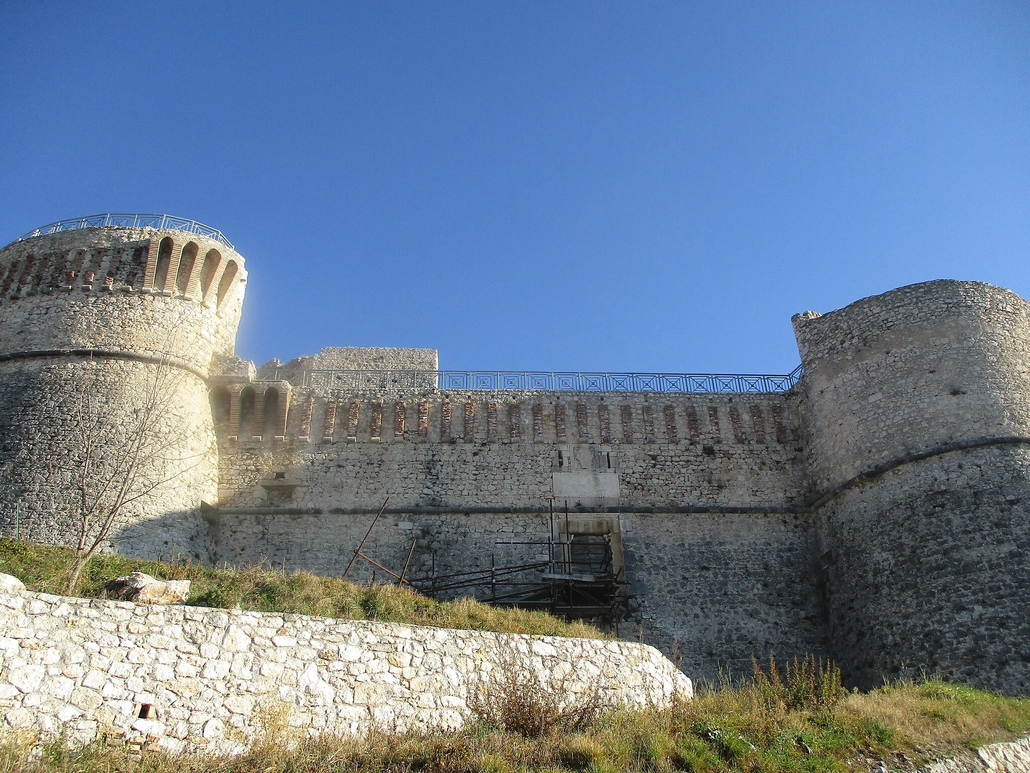 Photo showing: Rocca Orsini