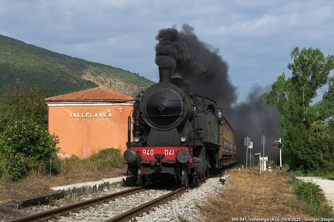 Photo showing: Stazione ferroviaria di Vallelarga.