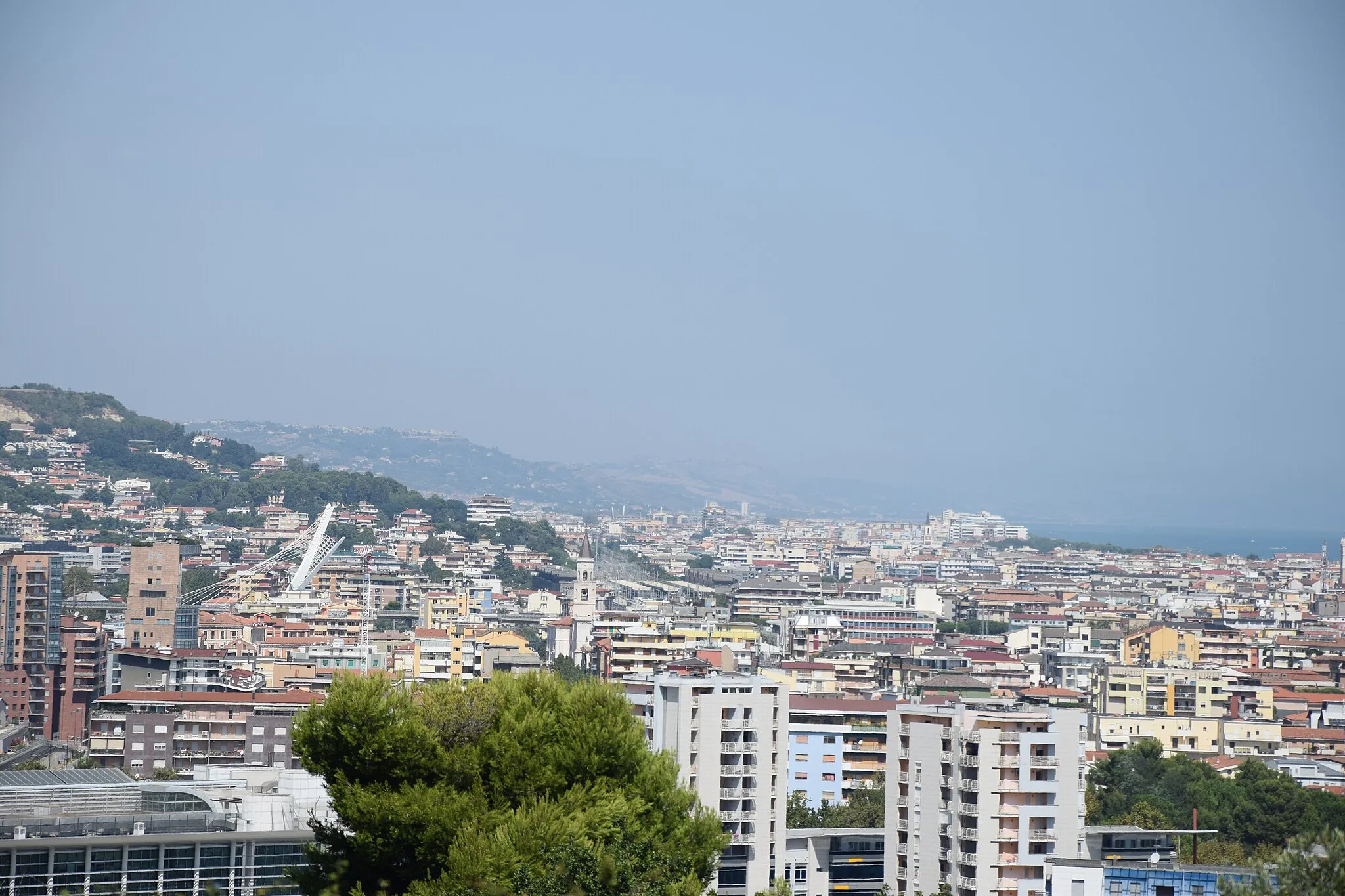 Photo showing: Pescara vista da Colle Falcone
