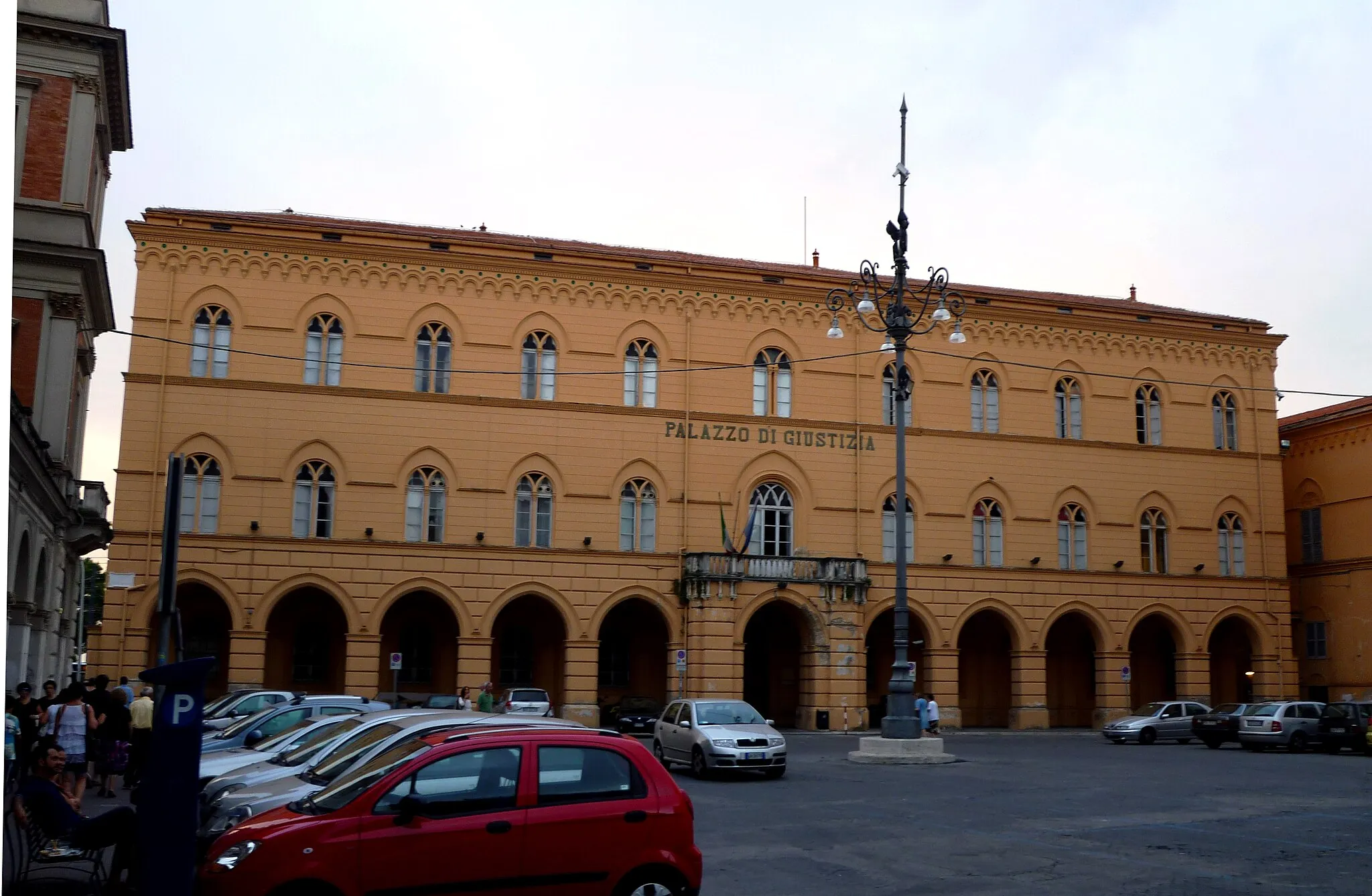 Photo showing: Palazzo del Tribunale, Chieti.
