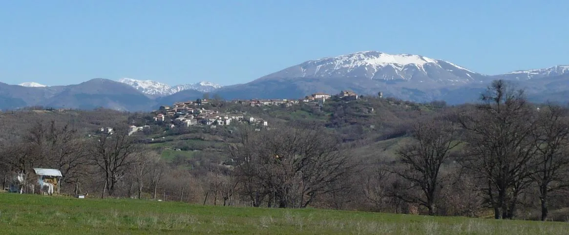 Photo showing: Poggio Santa Maria visto dalle alture di Tornimparte