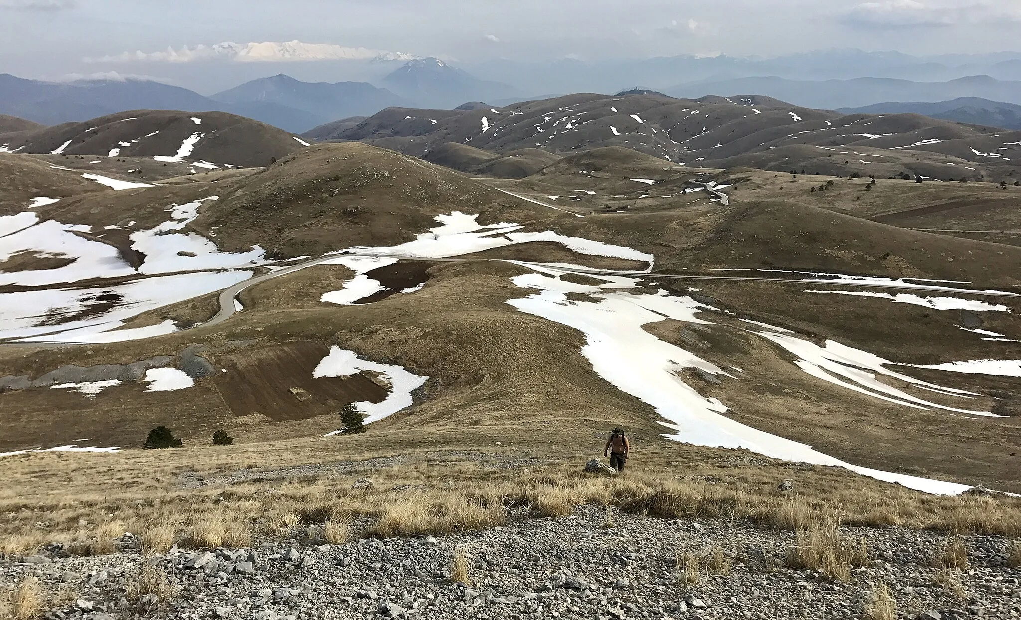 Photo showing: Hiking in Campo Imperatore near Santo Stefano di Sessanio.