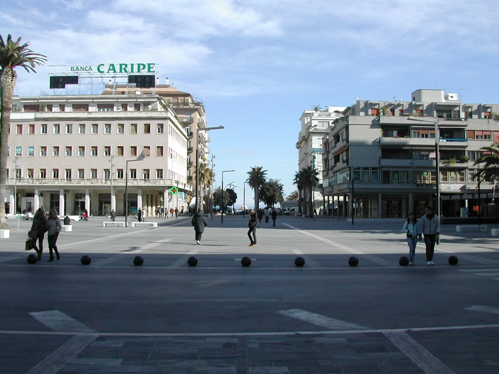 Photo showing: Piazza Salotto Pescara