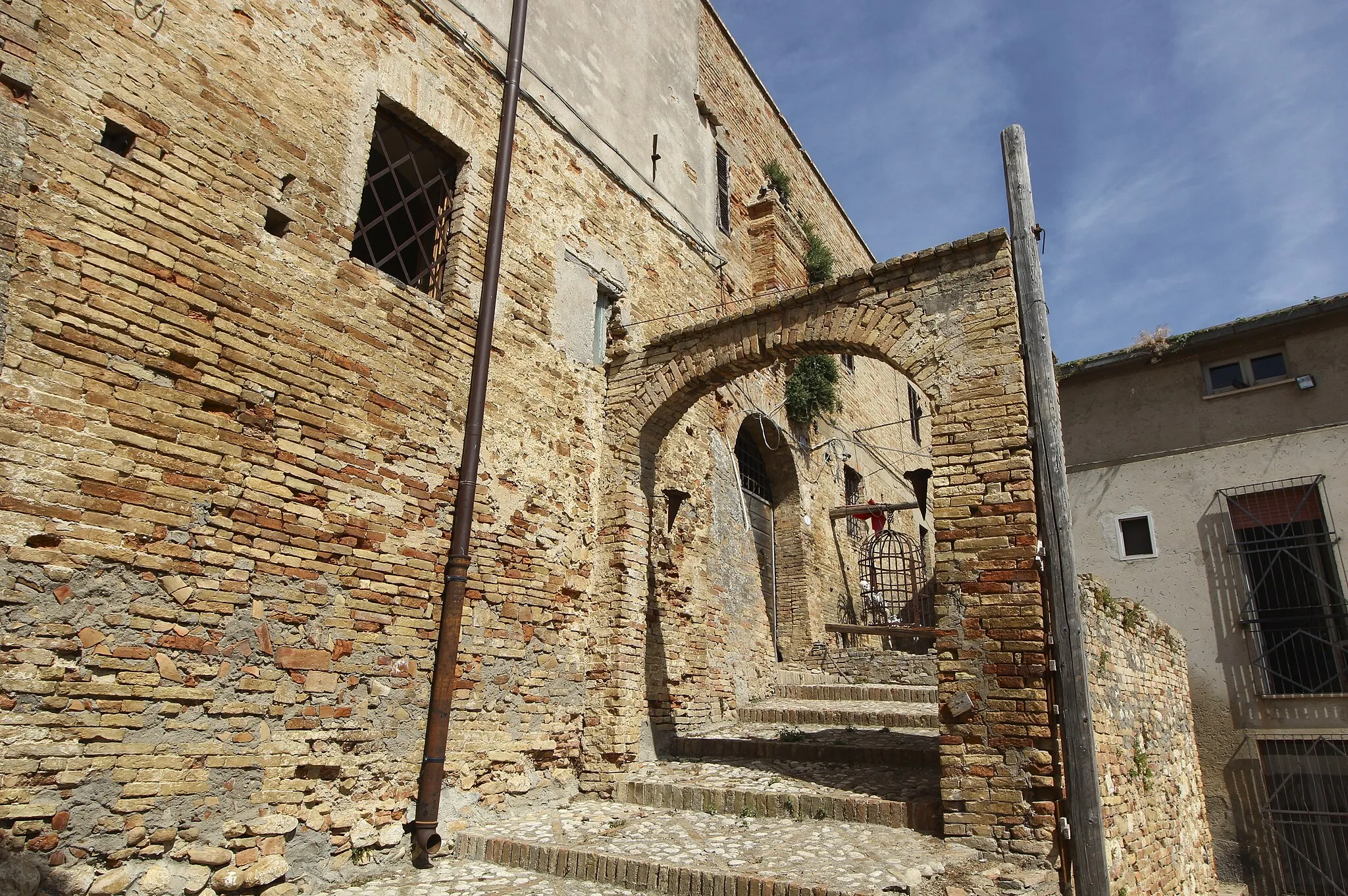 Photo showing: Castle Castello Castiglione (Castello Castiglioni), Elice, Province of Pescara, Abruzzo, Italy