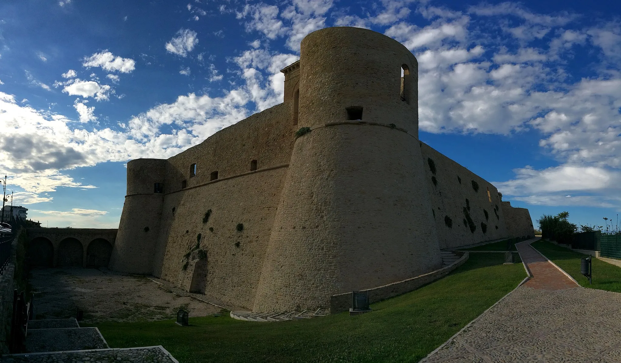 Photo showing: Veduta del Castello Aragonese di Ortona, Chieti.