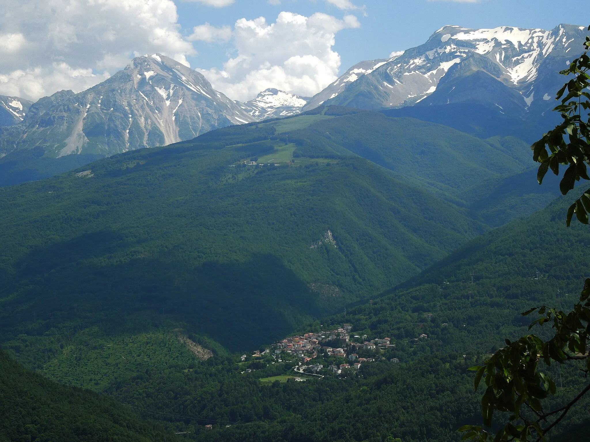 Photo showing: Panorama del paese di Nerito, frazione del comune di Crognaleto in provincia di Teramo.