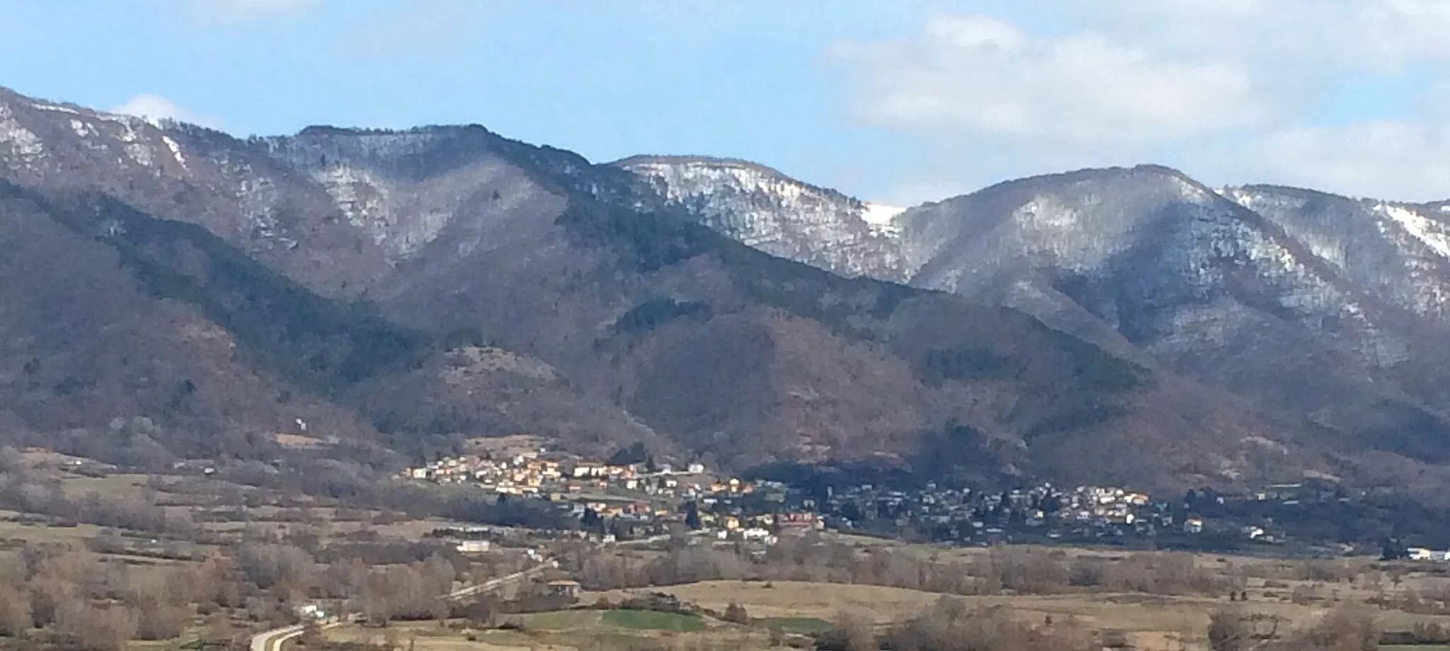 Photo showing: View of Capitignano from Montereale.