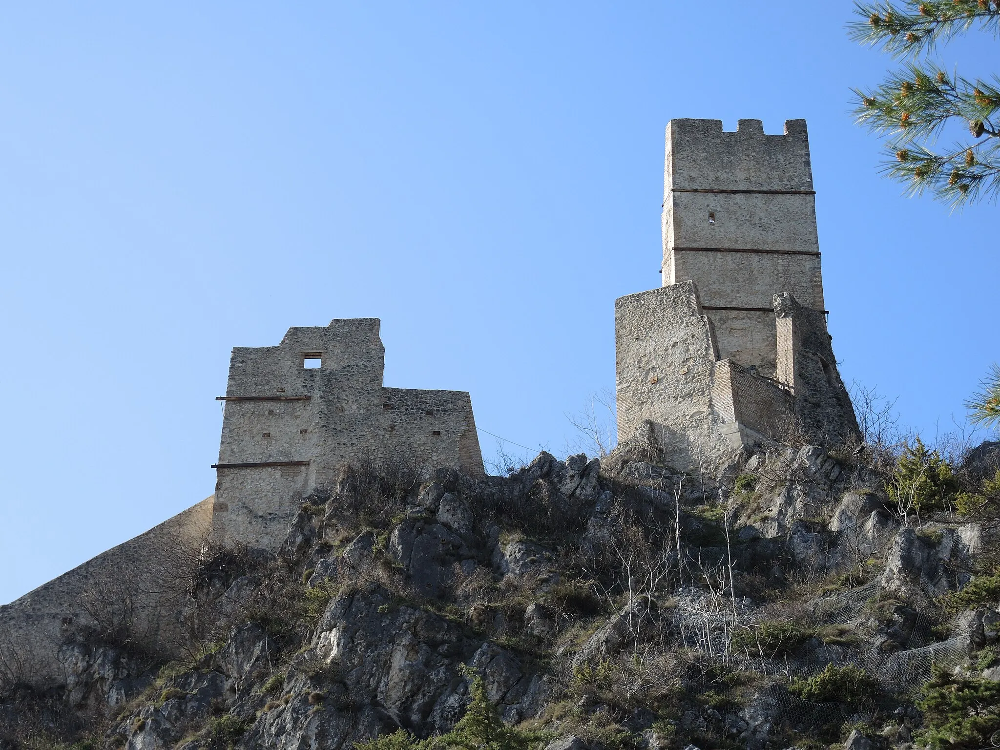 Photo showing: Castello di Roccacasale