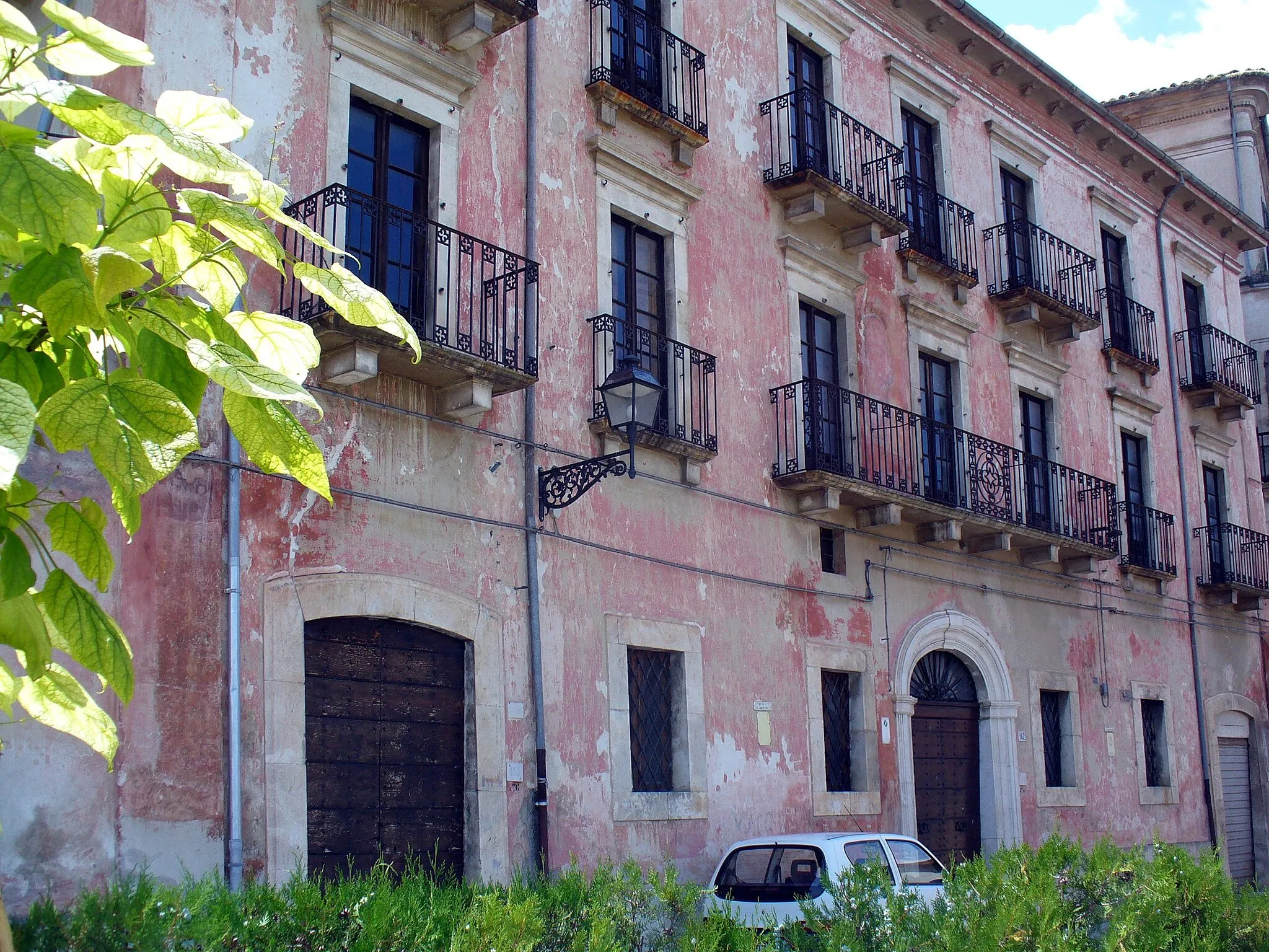 Photo showing: Palazzo Corrado, Bugnara, Italy.