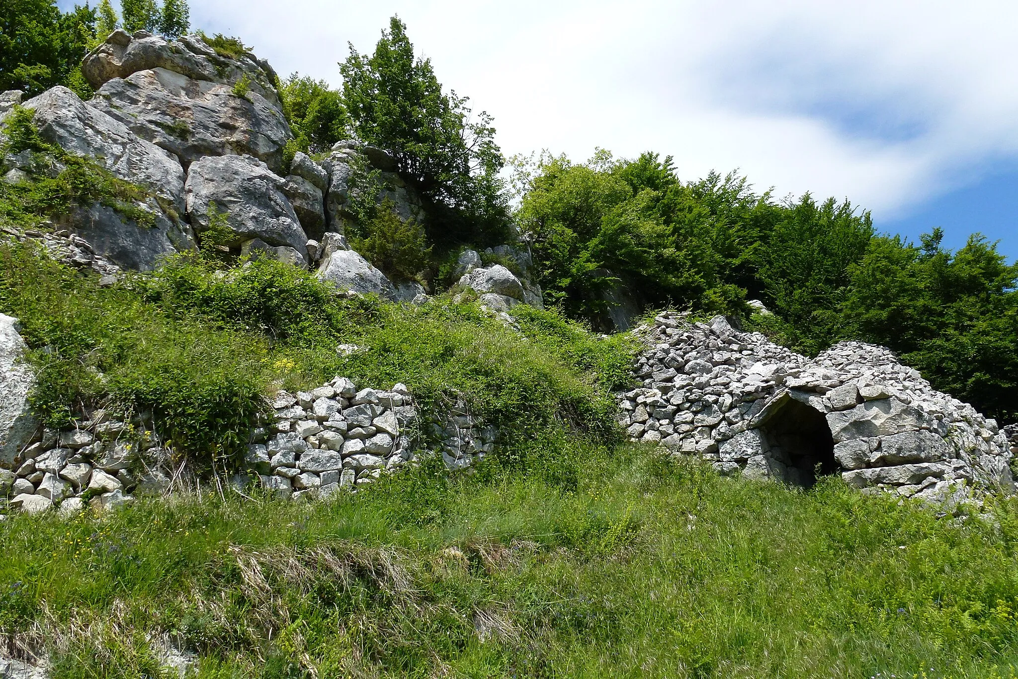 Photo showing: Rifugio in pietra