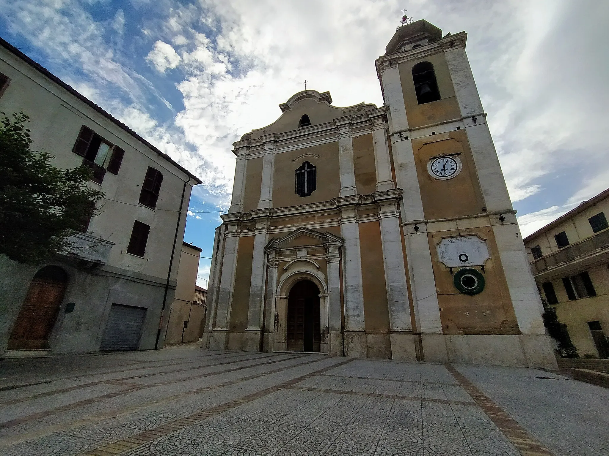 Photo showing: Villalfonsina, facciata della chiesa parrocchiale di Santa Maria della Neve.