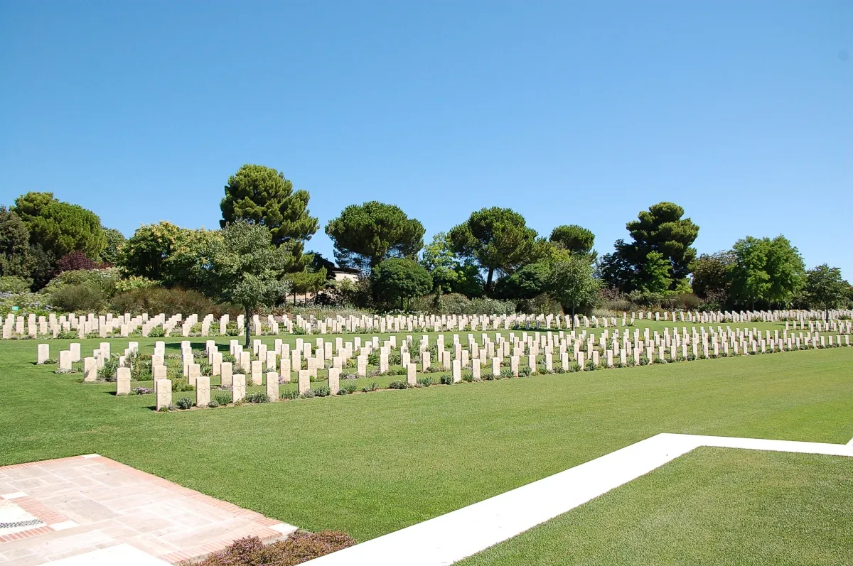 Photo showing: Der englische Soldatenfriedhof Torino am Fluss Sangro bei Ortona