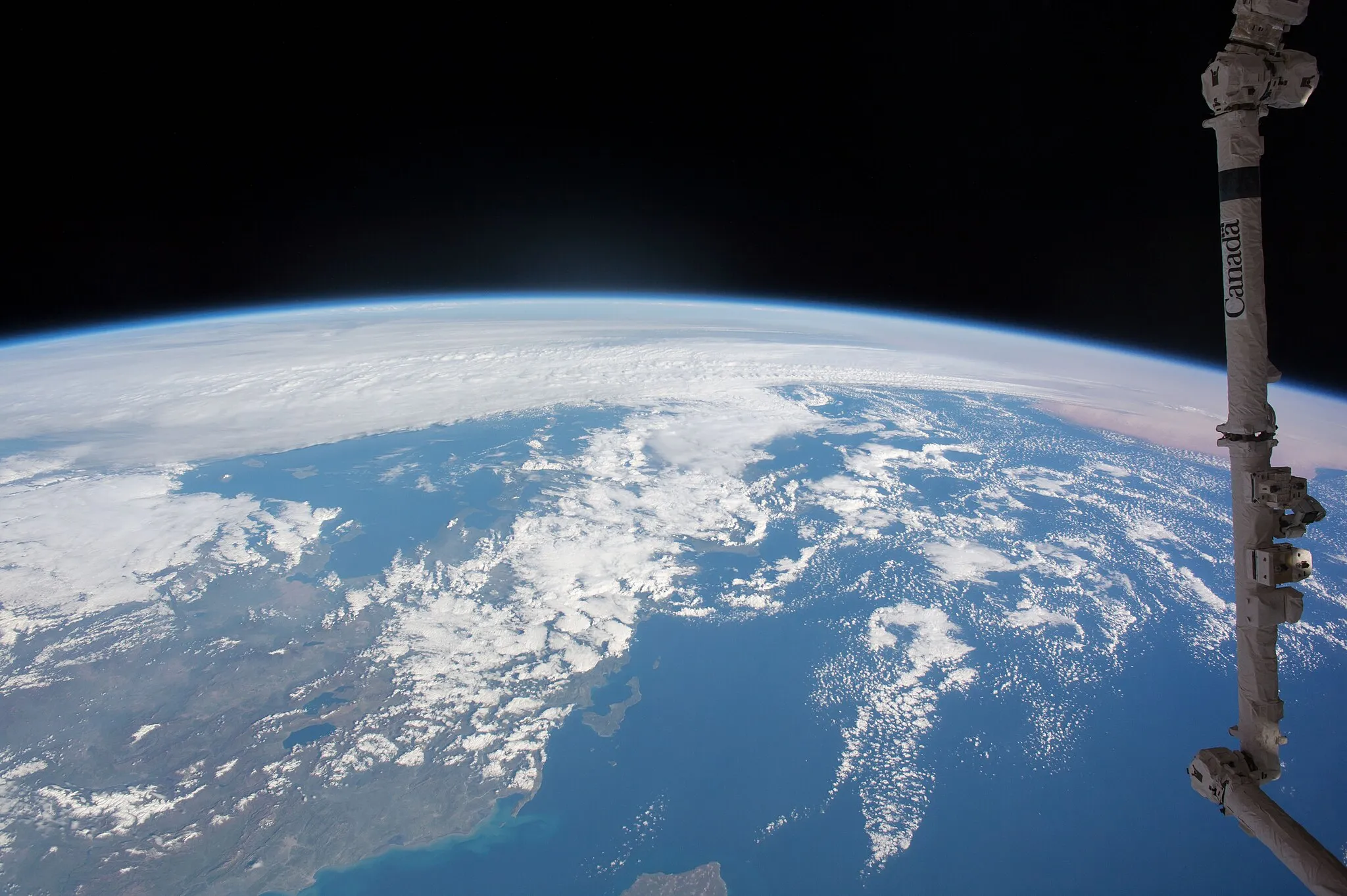 Photo showing: View of Earth taken during ISS Expedition 51.