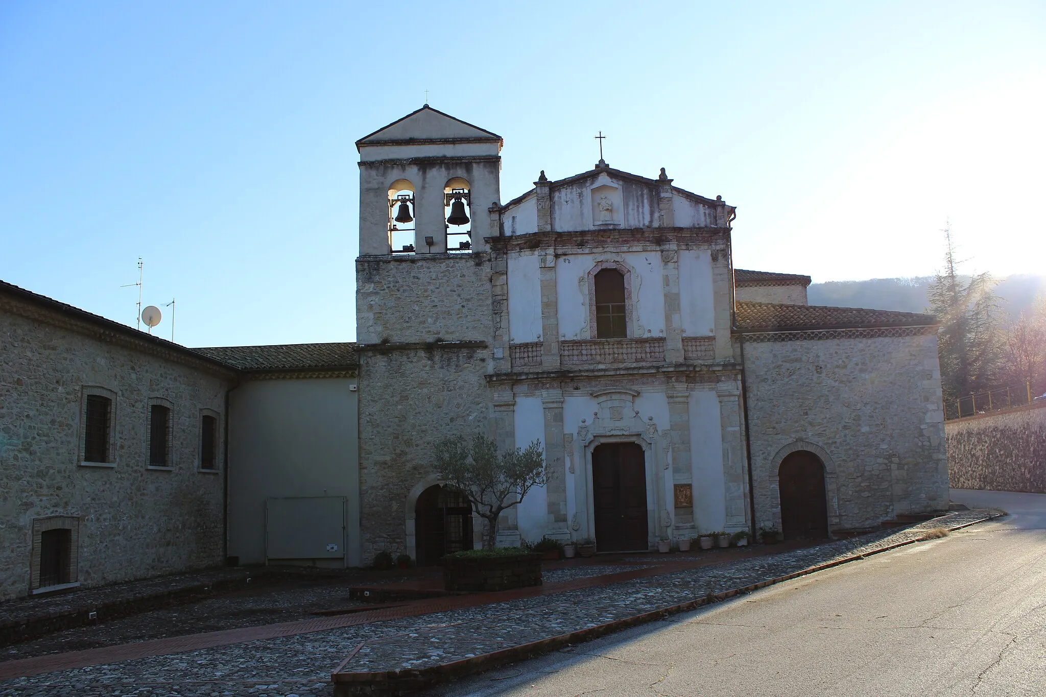 Photo showing: Facciata principale del convento di Sant'Antonio di San Buono