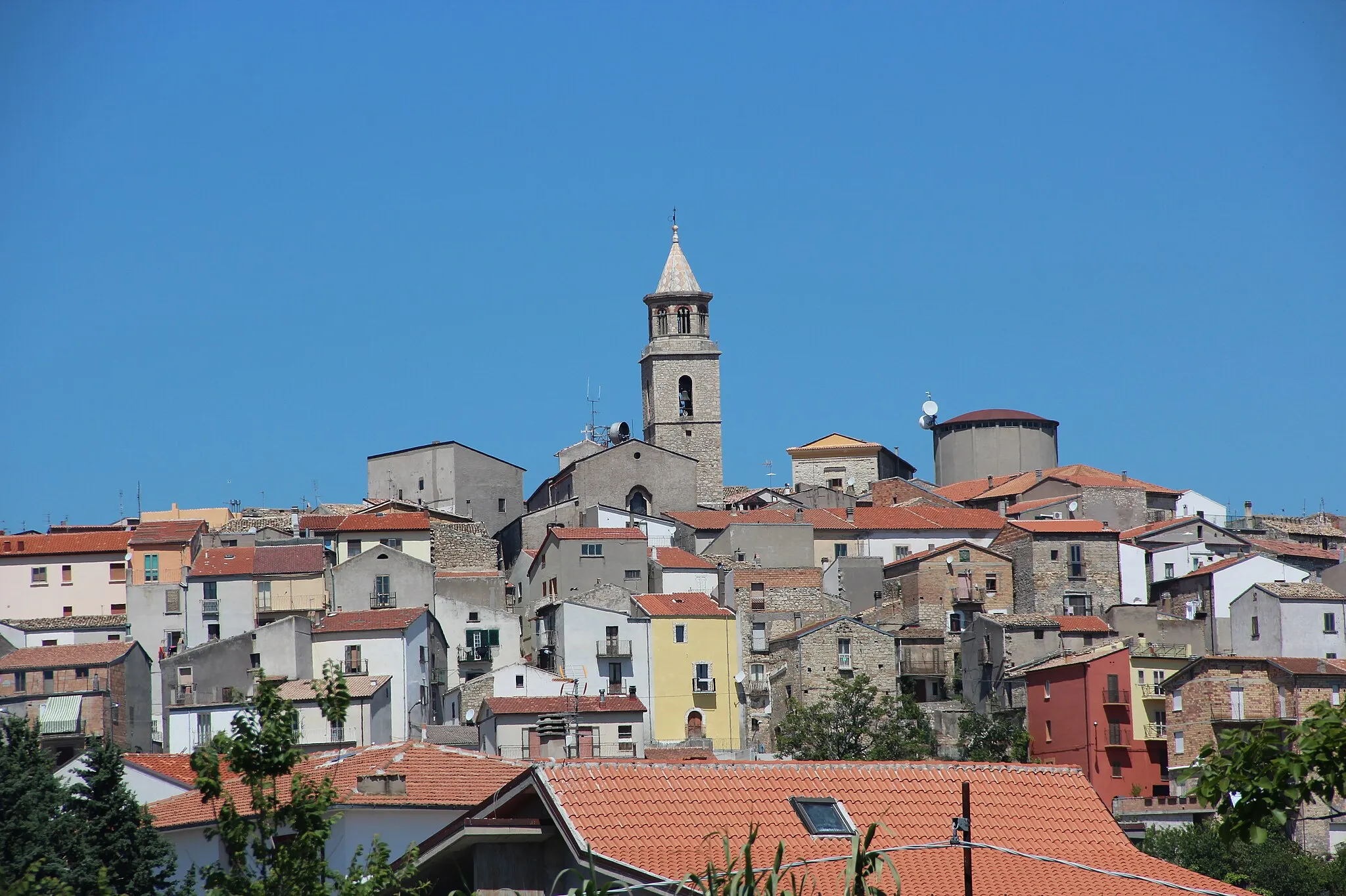 Photo showing: The skyline of Palata Centro as seen from the intersection of the roads to Termoli and Campobasso