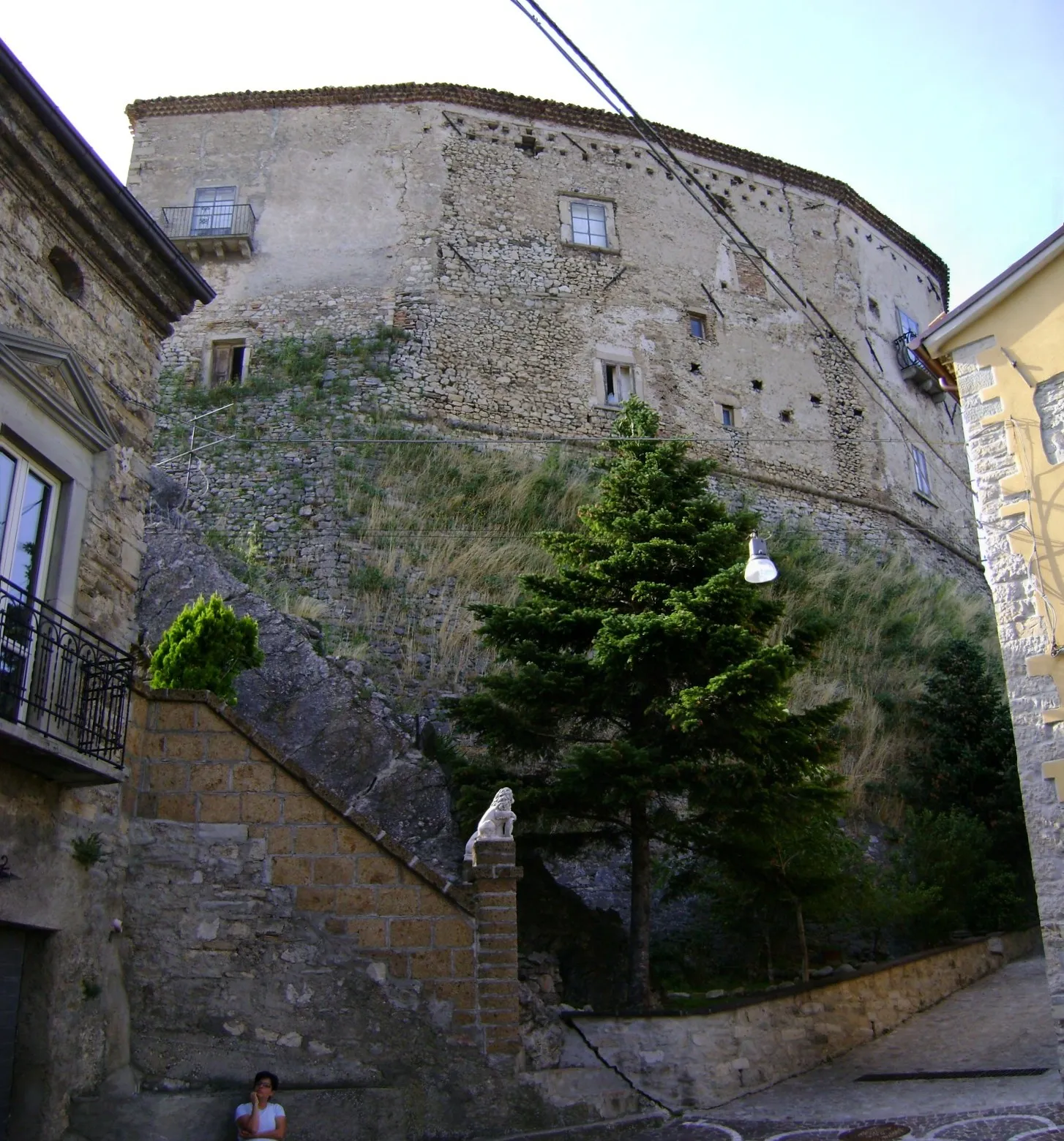 Photo showing: The castle Franceschelli, Montazzoli, province of Chieti, Abruzzo