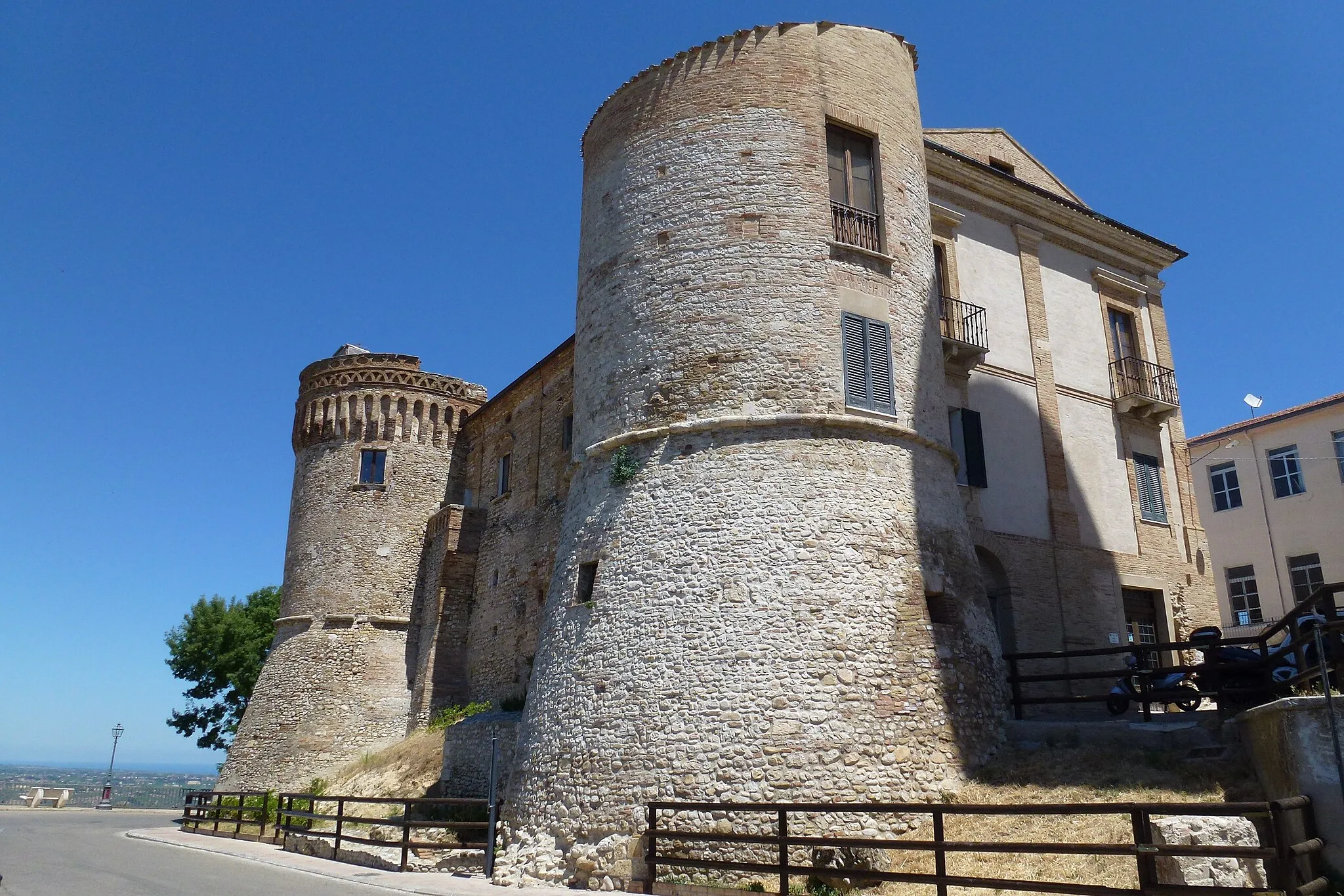 Photo showing: Castello di Monteodorisio