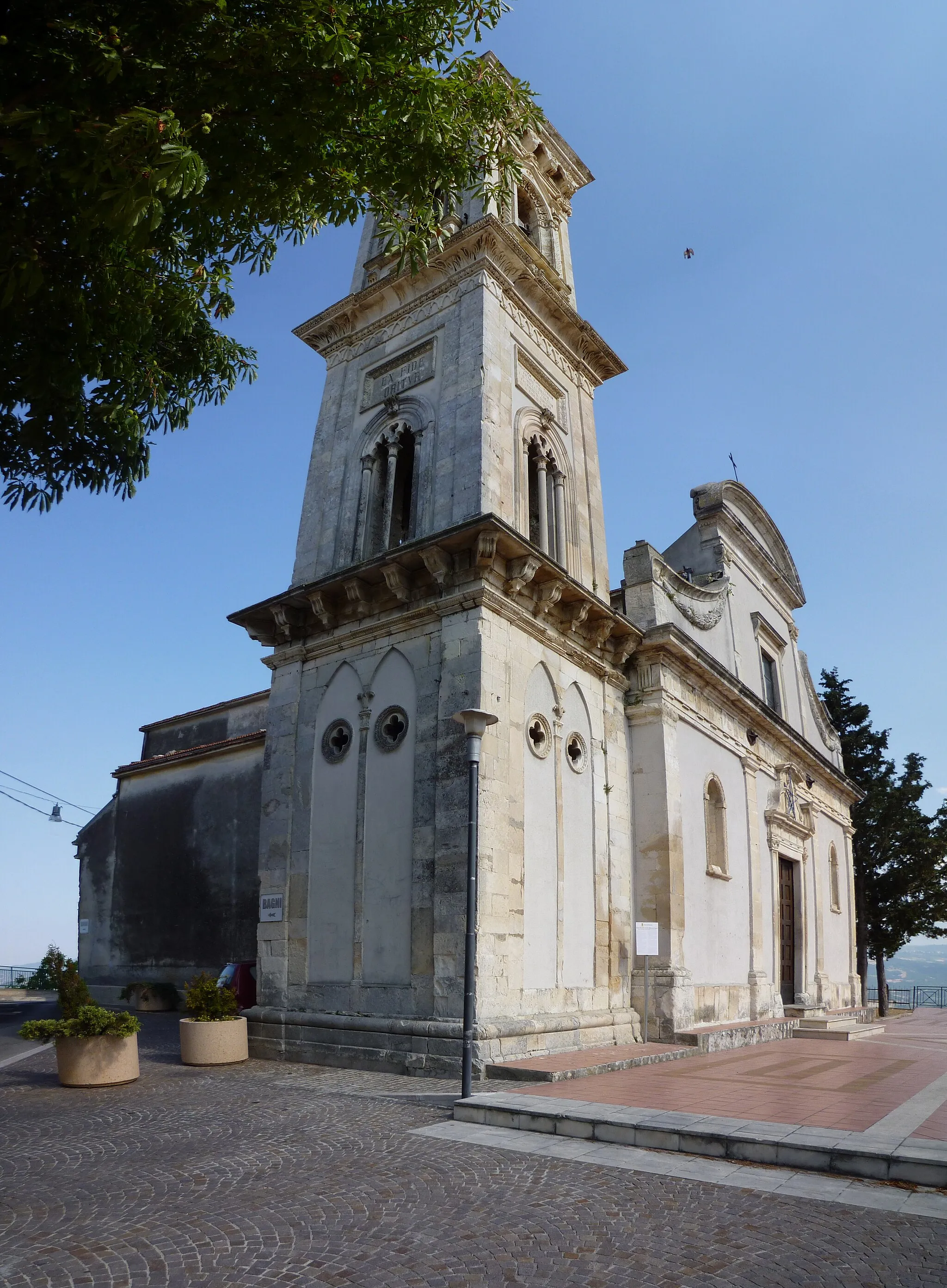 Photo showing: Panoramica della chiesa madre di Palombaro, Chieti.