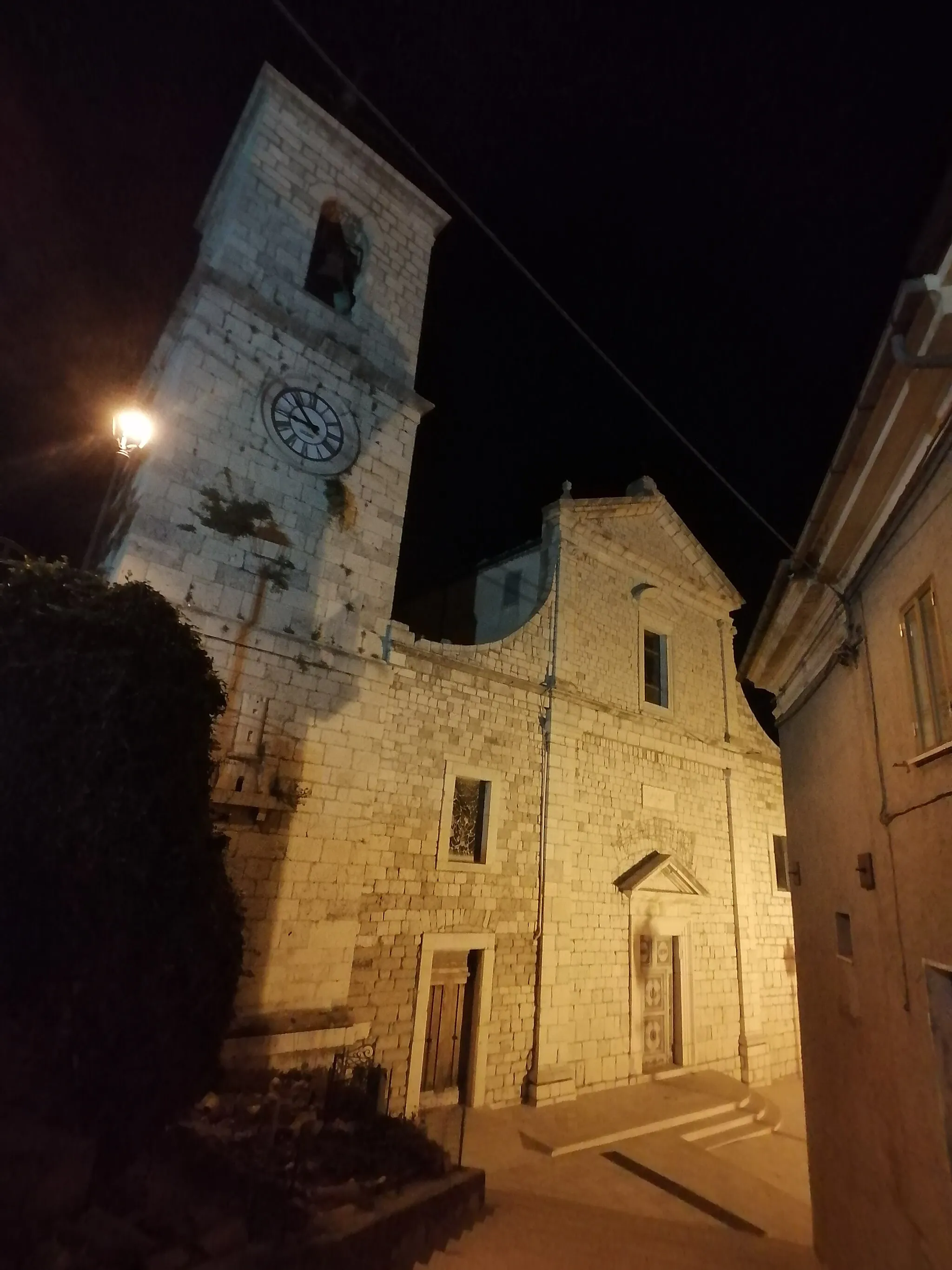 Photo showing: Chiesa di San Giacomo di notte a Torricella Peligna