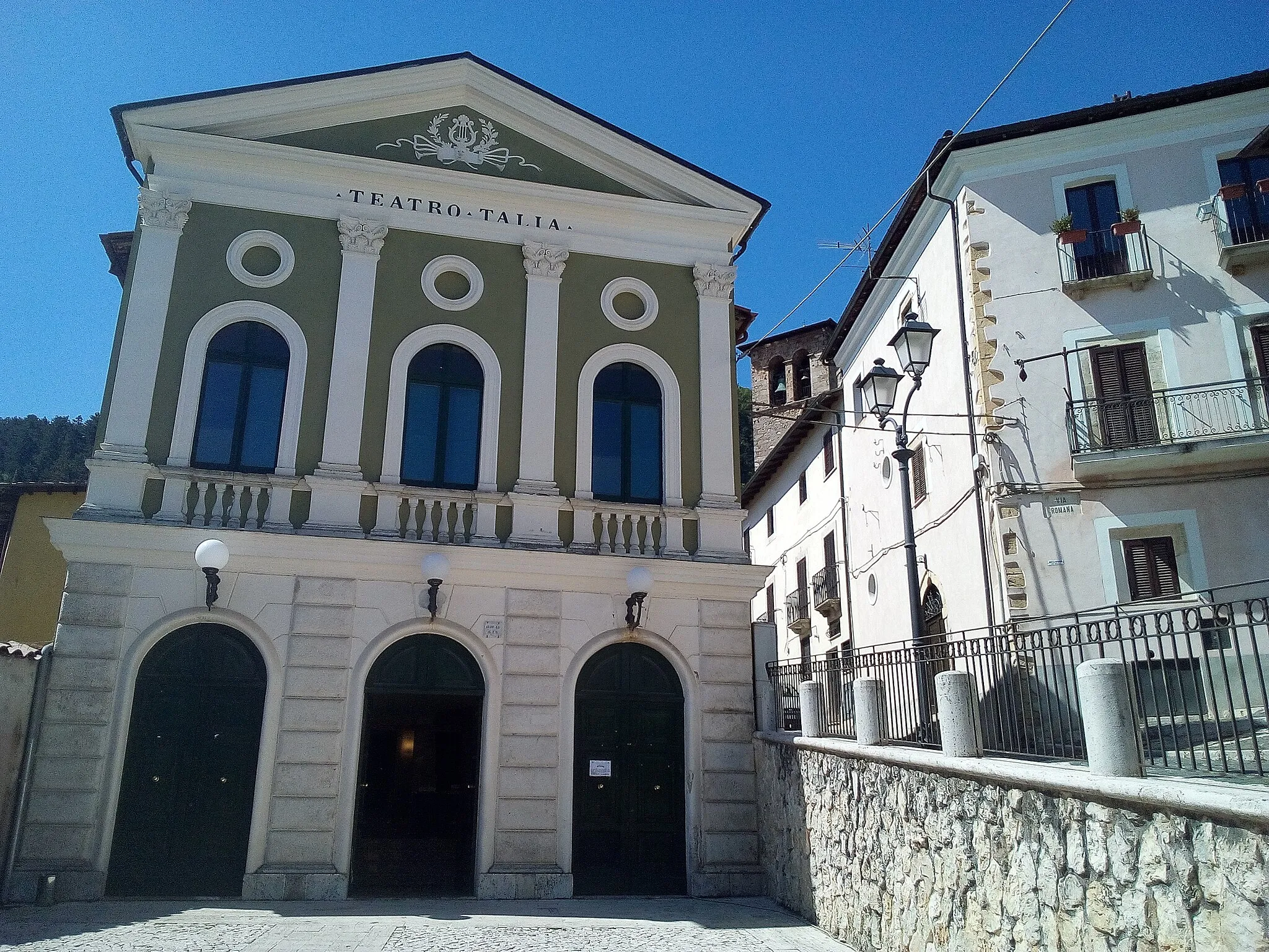 Photo showing: Facciata del teatro