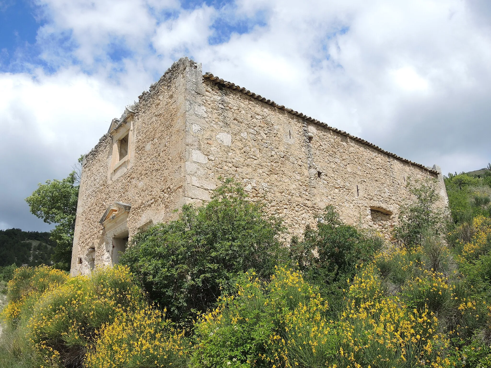 Photo showing: Castelvecchio Calvisio: Chiesa di San Lorenzo