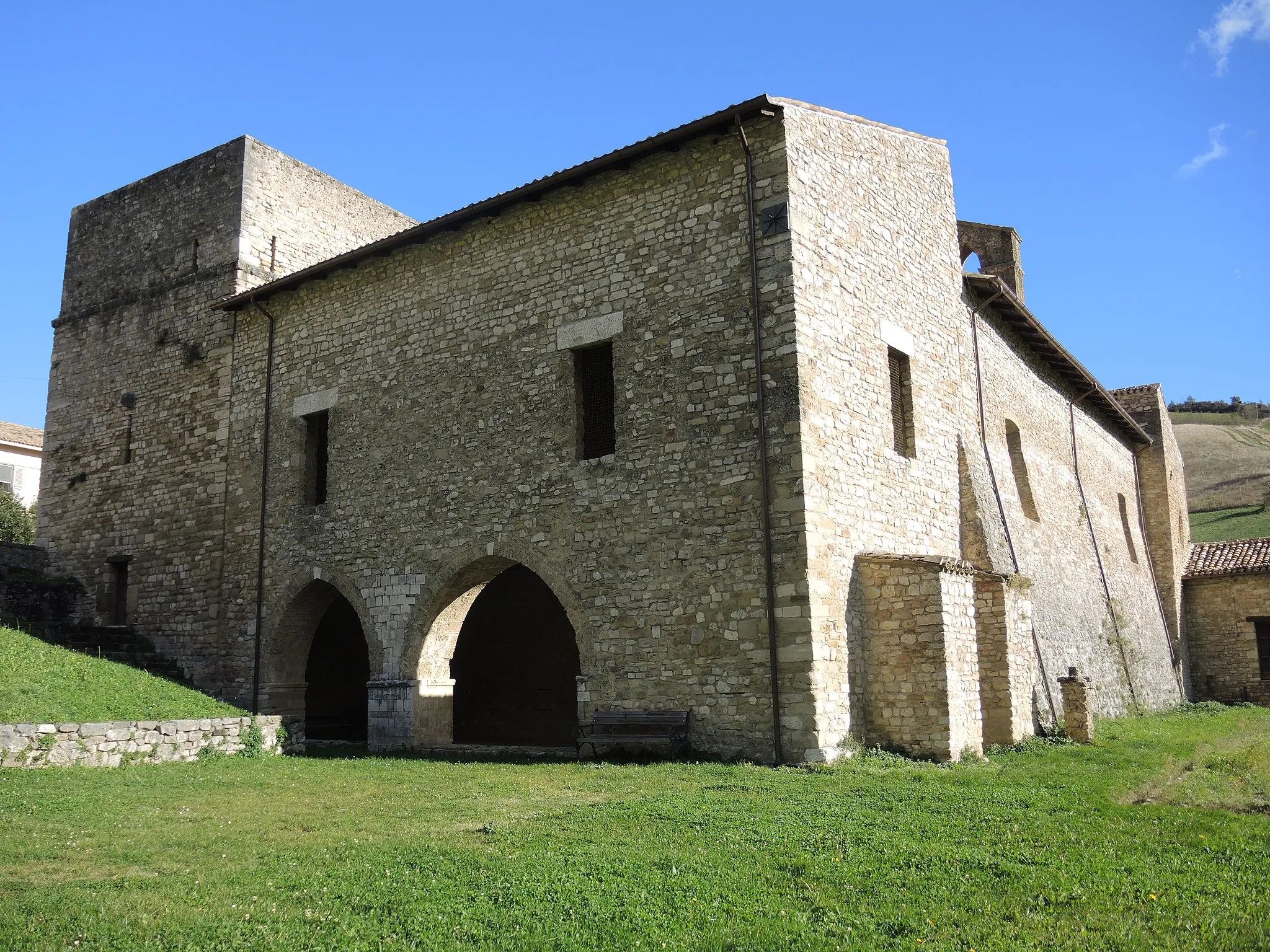 Photo showing: Abbazia di San Bartolomeo a Carpineto della Nora (PE)