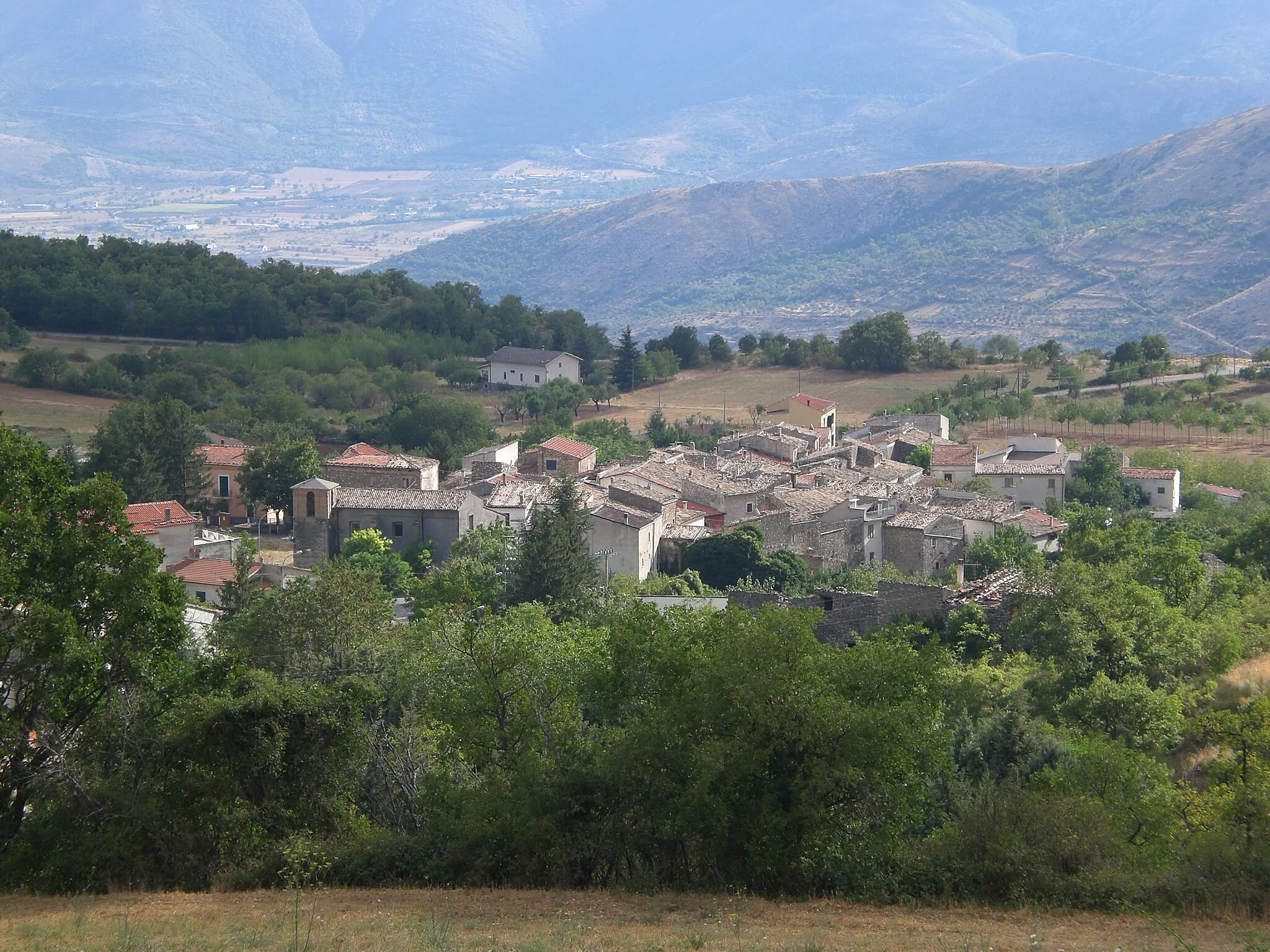 Photo showing: Panorama di Carrufo - Villa Santa Lucia degli Abruzzi