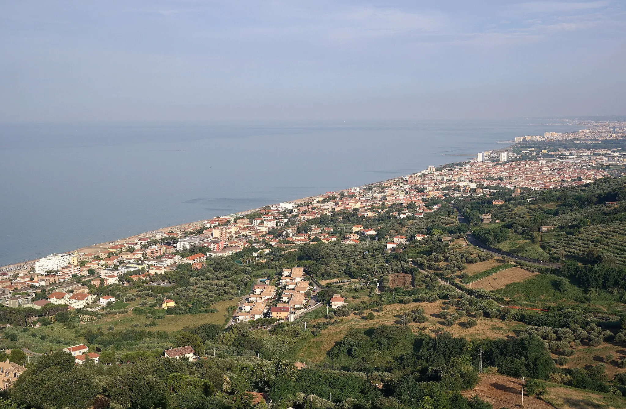 Photo showing: Veduta di Silvi Marina da Silvi paese