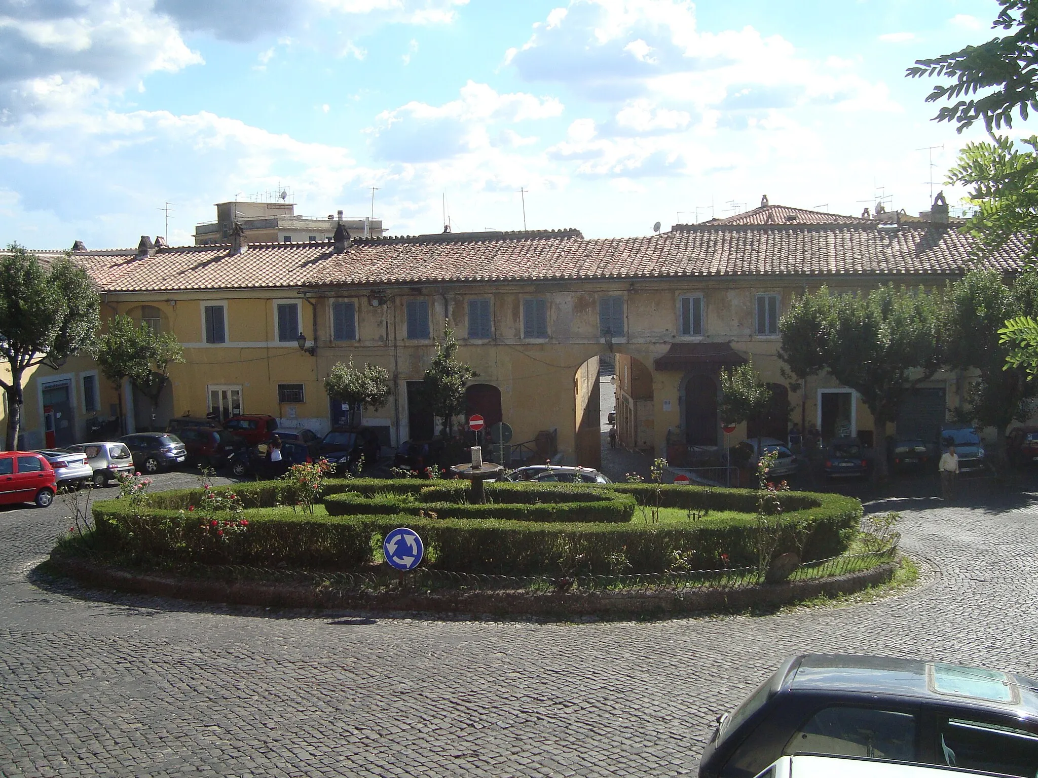 Photo showing: Piazza Garibaldi in Castel Madama