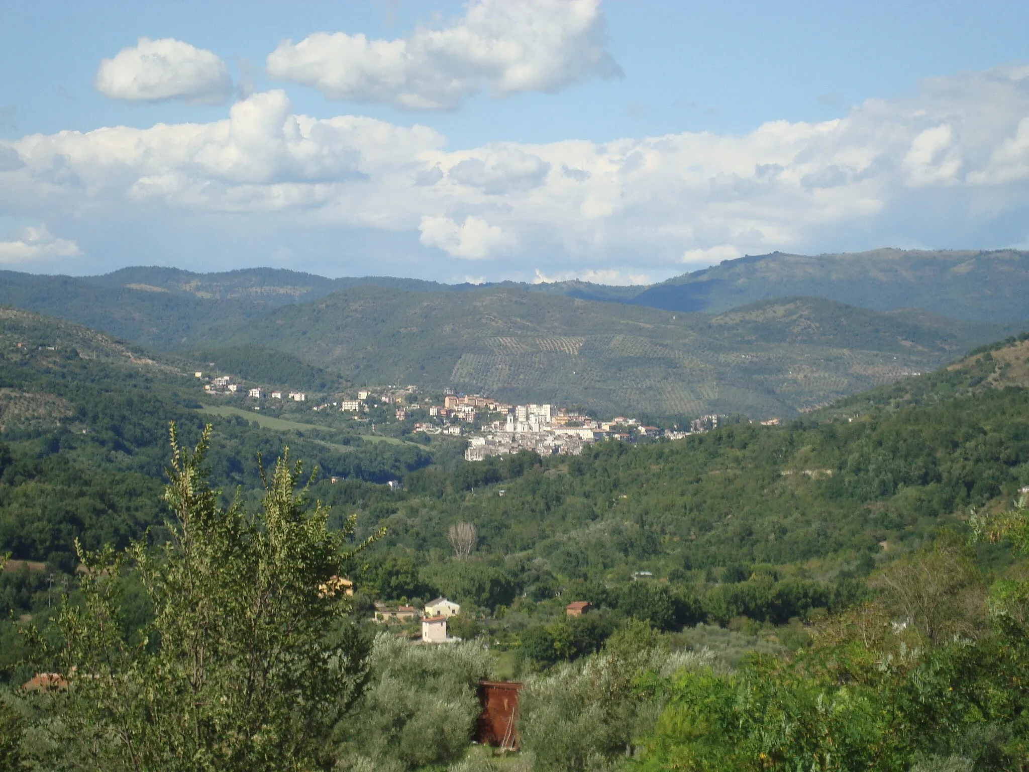 Photo showing: View of Vicovaro from Castel Madama, Italy