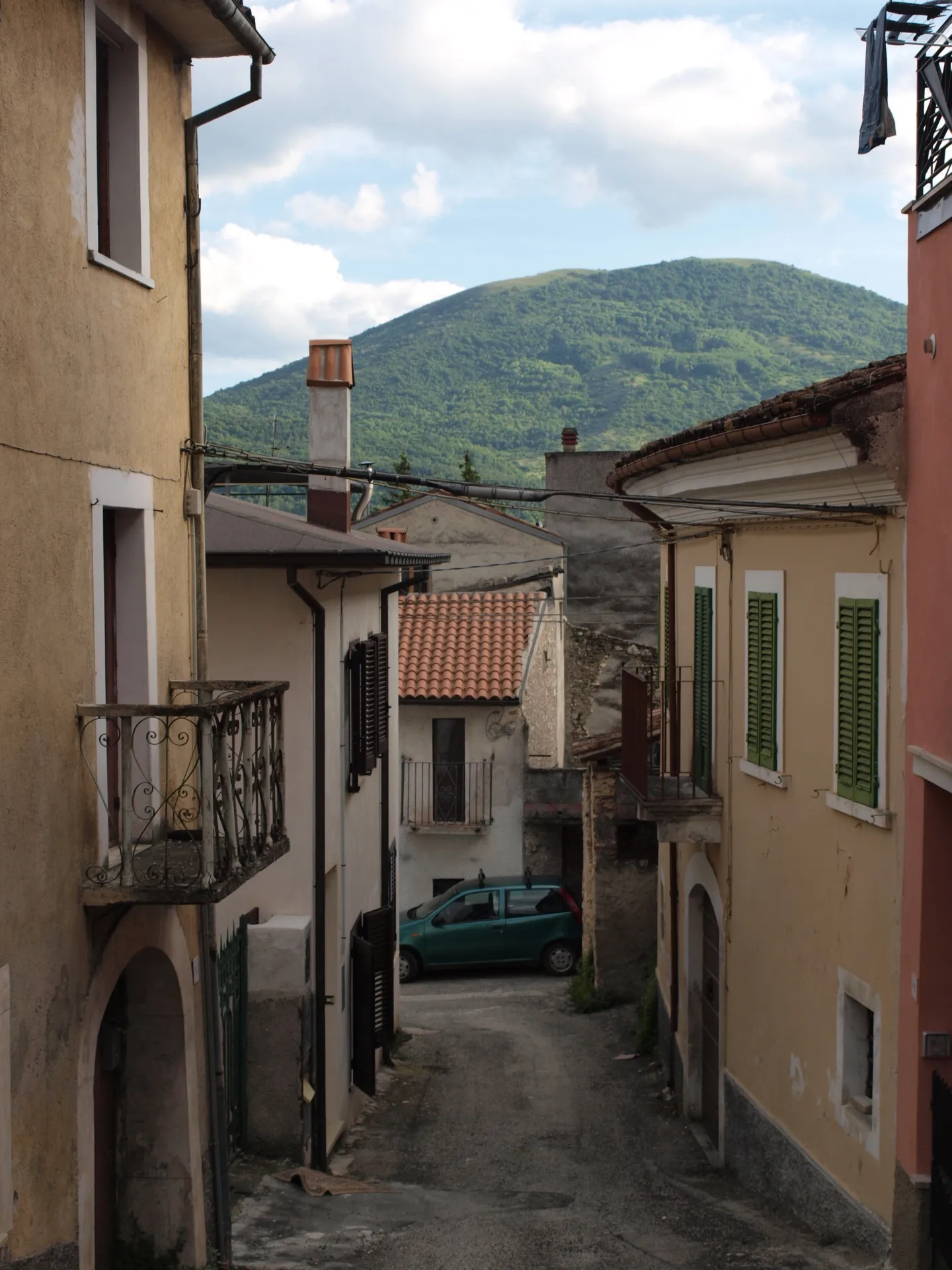 Photo showing: One of the streets in Pizzoli (province L'Aquila, Abruzzo region, Italy)