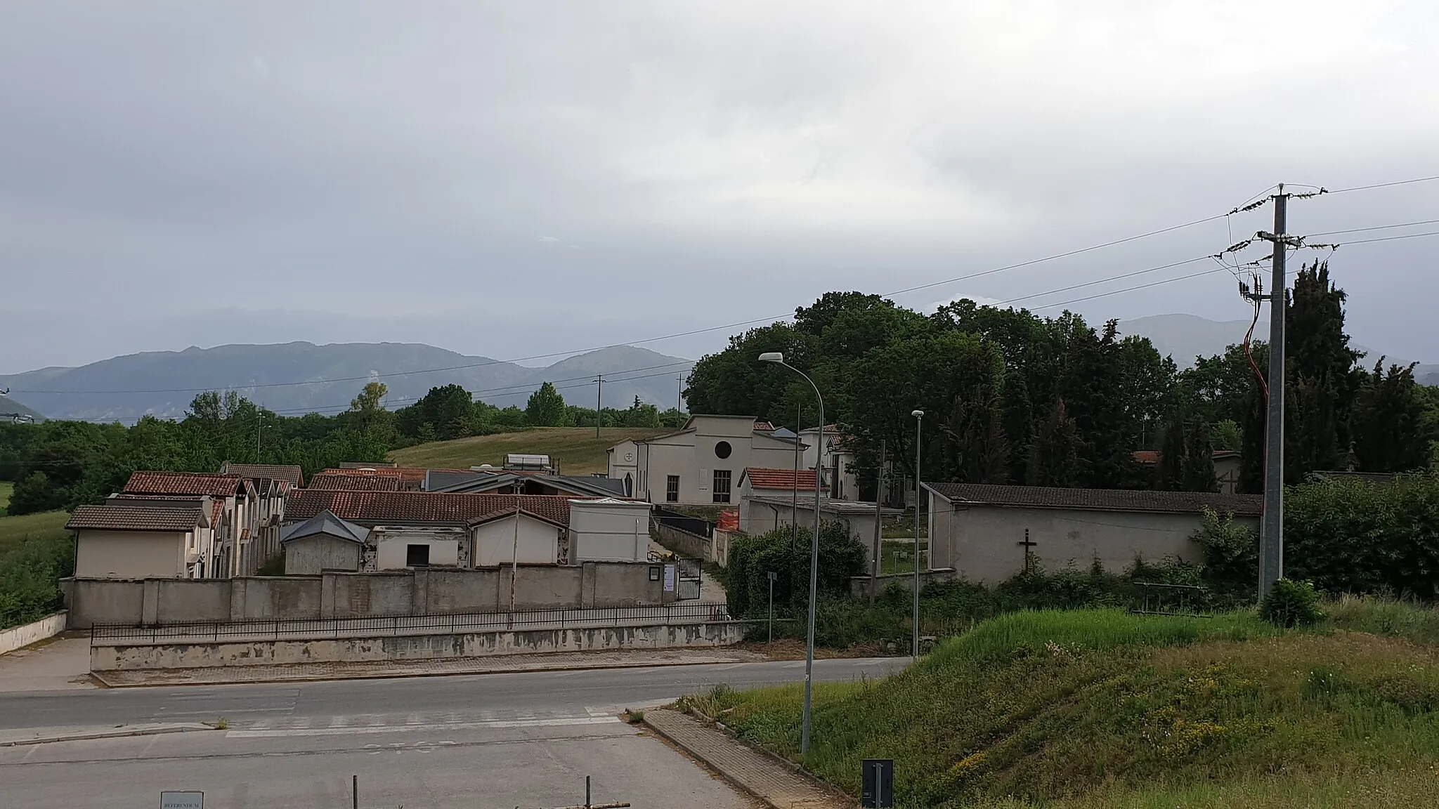 Photo showing: Cimitero di Genzano (Sassa, L'Aquila)