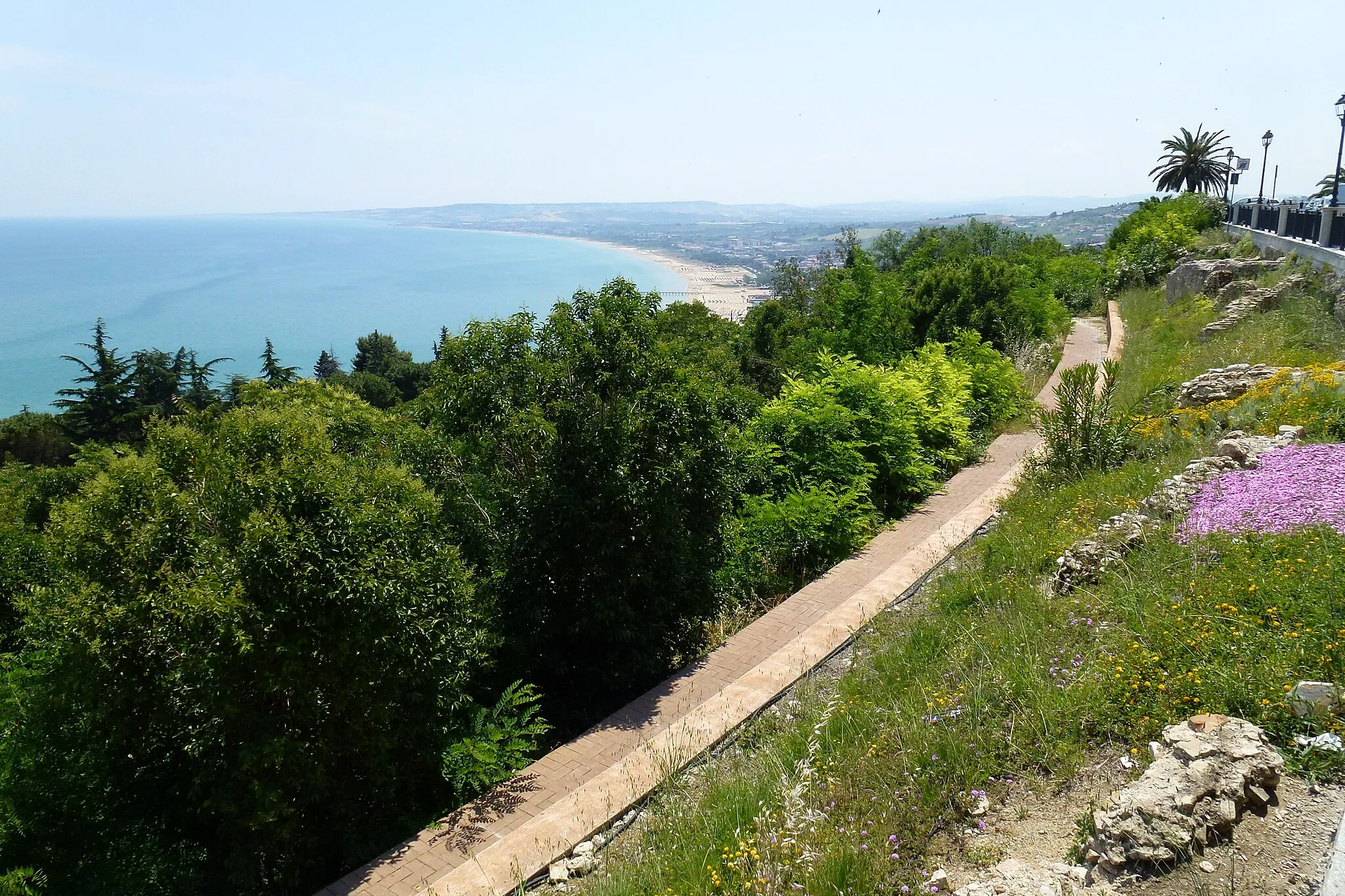 Photo showing: Vasto