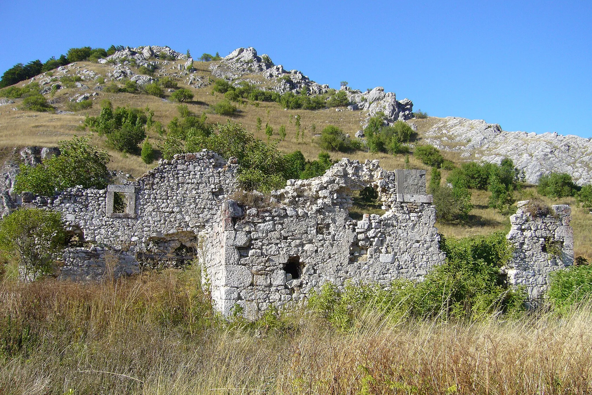 Photo showing: Rovine presso la stazione di Palena sull'altopiano