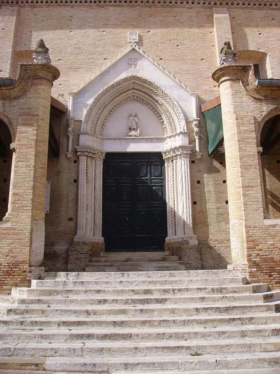 Photo showing: Città Sant'Angelo (PE), collegiata di San Michele Arcangelo