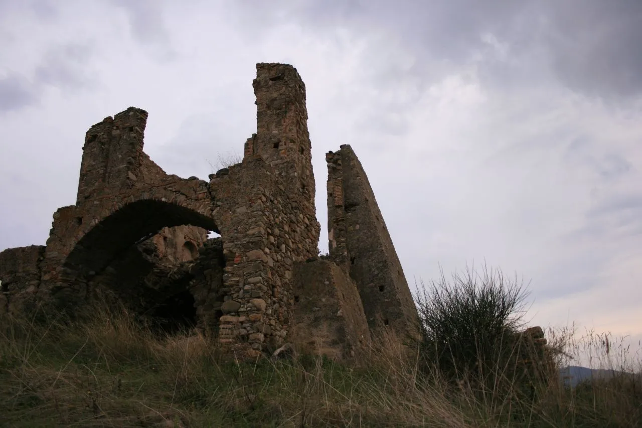 Photo showing: rovine di un vecchio mulino a Tursi