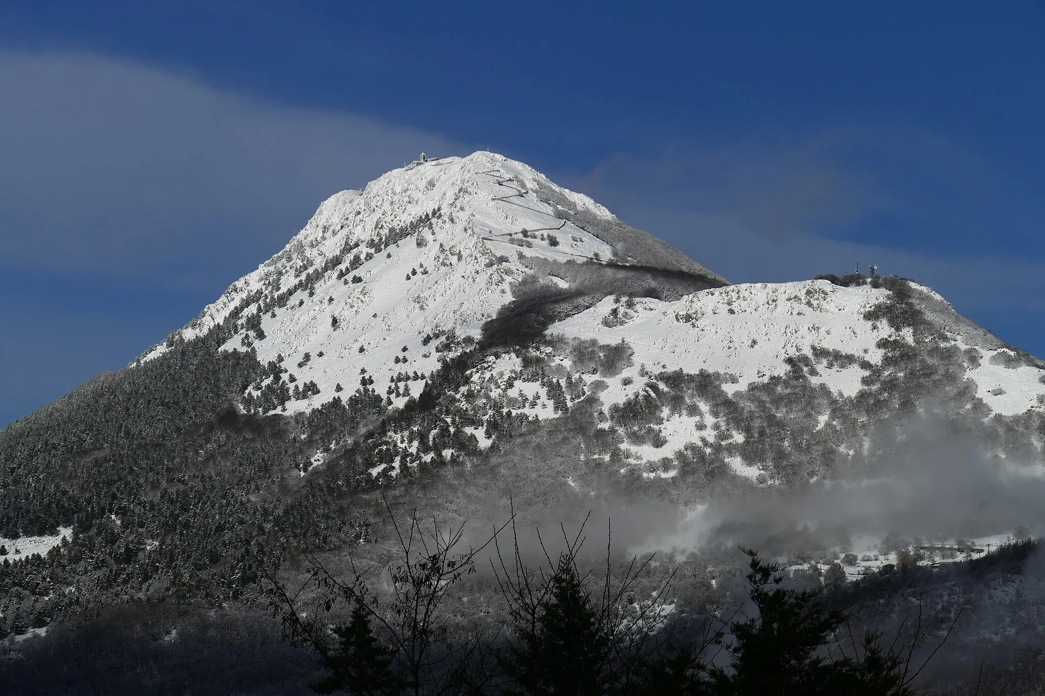 Photo showing: la Montagna Grande di Viggiano innevata